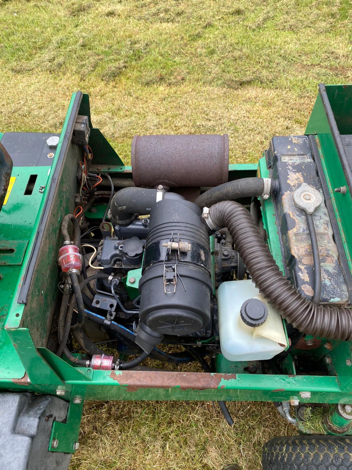 RANSOMES 728D RIDE ON LAWN MOWER, RUNS, WORKS, CUTS, 4 WHEEL DRIVE, 2019 HOURS *NO VAT* - Image 5 of 6