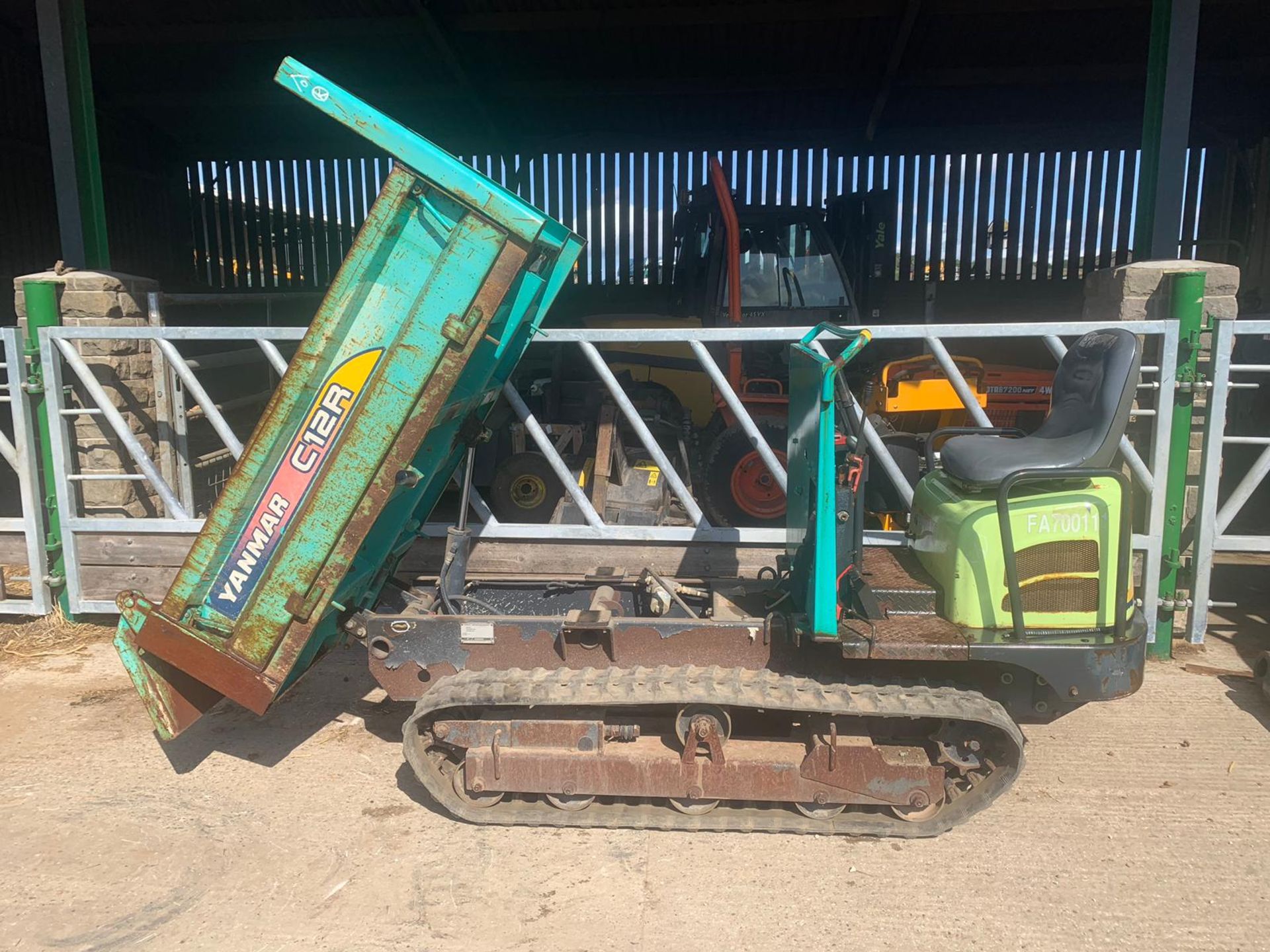 YANMAR C12R-A TRACKED DUMPER, RUNS, WORKS AND TIPS, SHOWING 411 HOURS (UNVERIFIED) *PLUS VAT* - Image 2 of 12