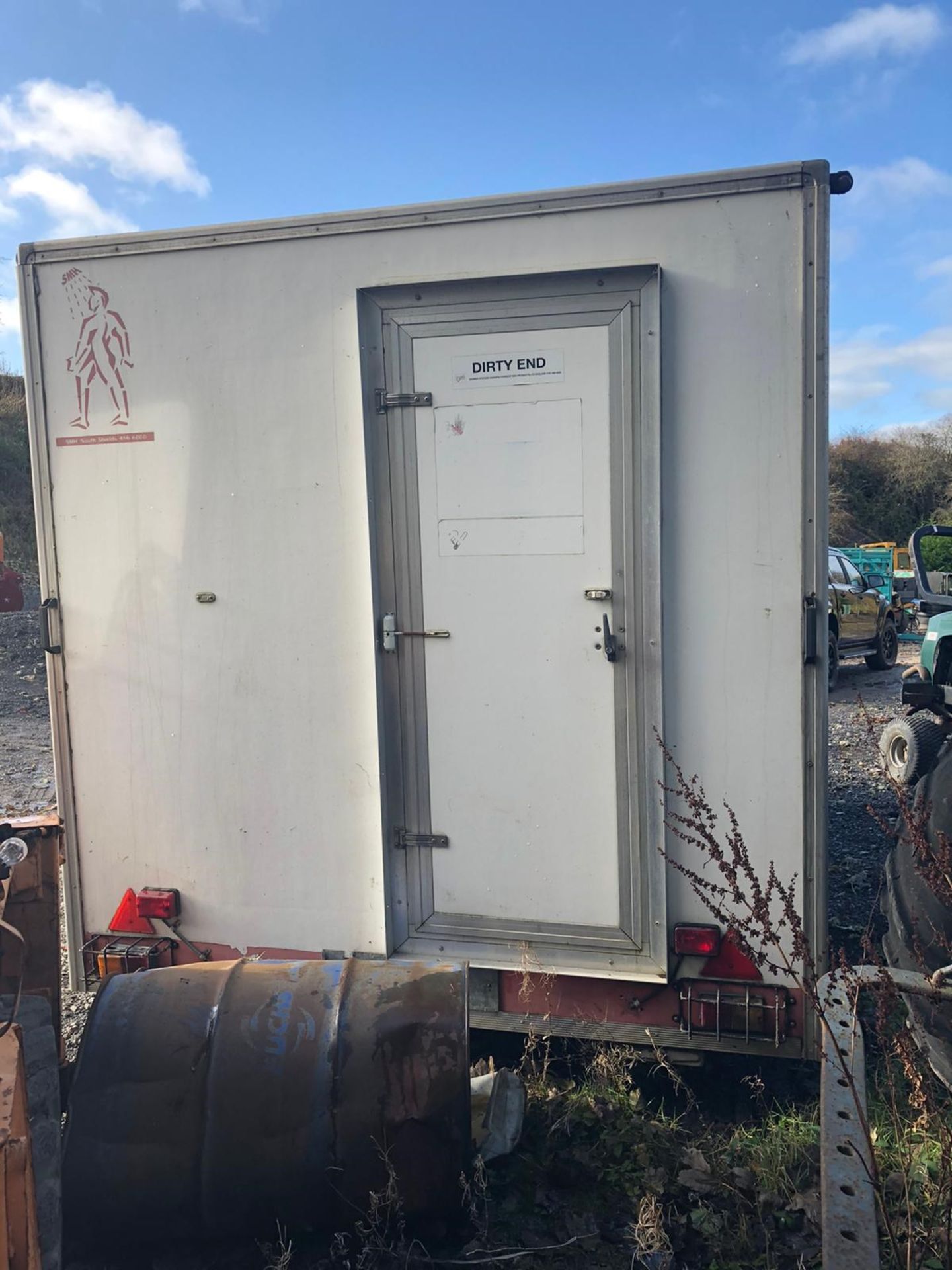 SMH MOBILE SHOWER UNIT, CHANGING ROOM INSIDE, SHOWER ROOM, COMES WITH BOILER *PLUS VAT* - Image 3 of 10