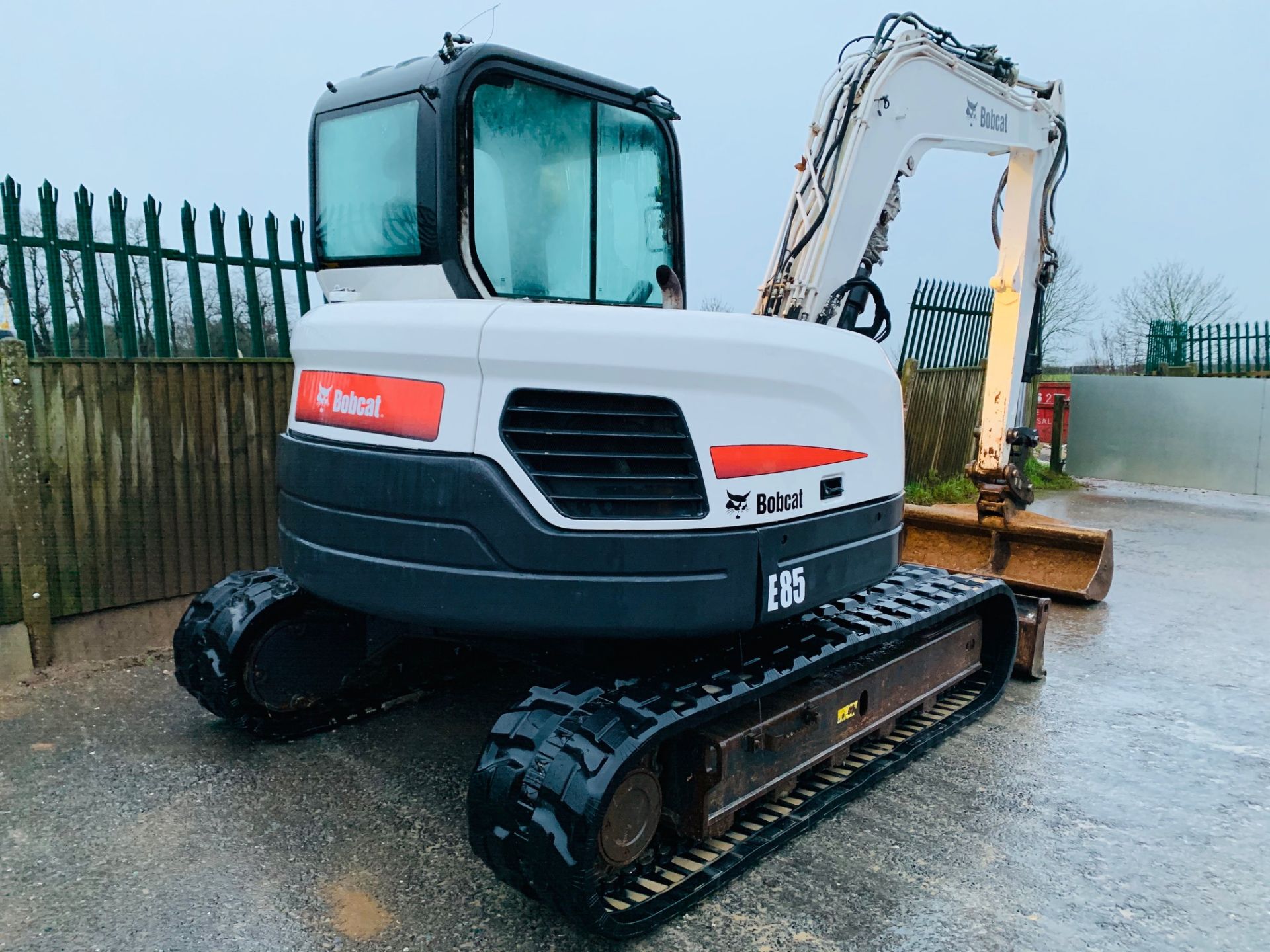 BOBCAT E85 RUBBER TRACKED CRAWLER DIGGER / EXCAVATOR, YEAR 2014, 3637 HOURS, AIR CON, CE MARKED - Image 4 of 13