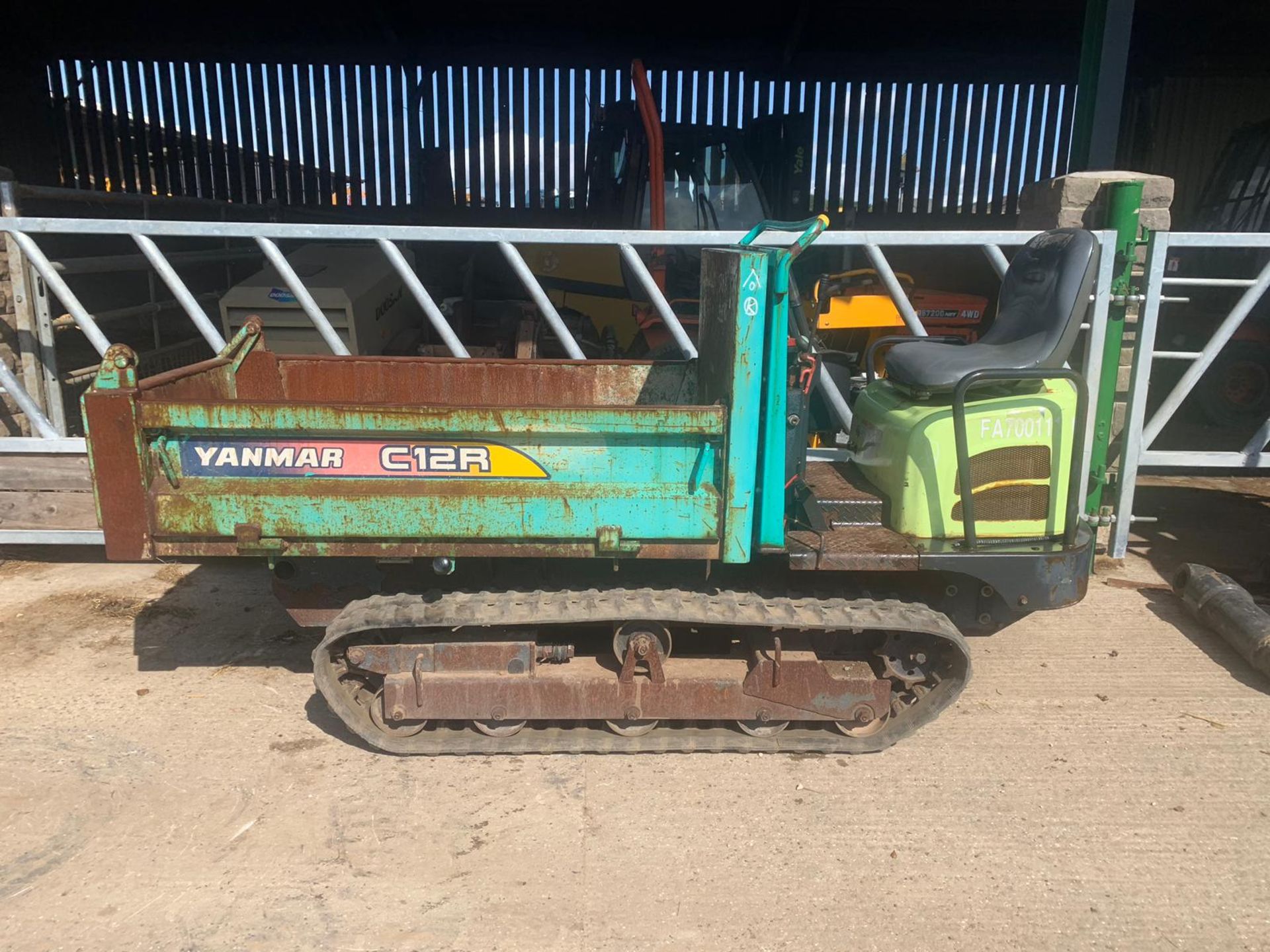 YANMAR C12R-A TRACKED DUMPER, RUNS, WORKS AND TIPS, SHOWING 411 HOURS (UNVERIFIED) *PLUS VAT* - Image 5 of 12
