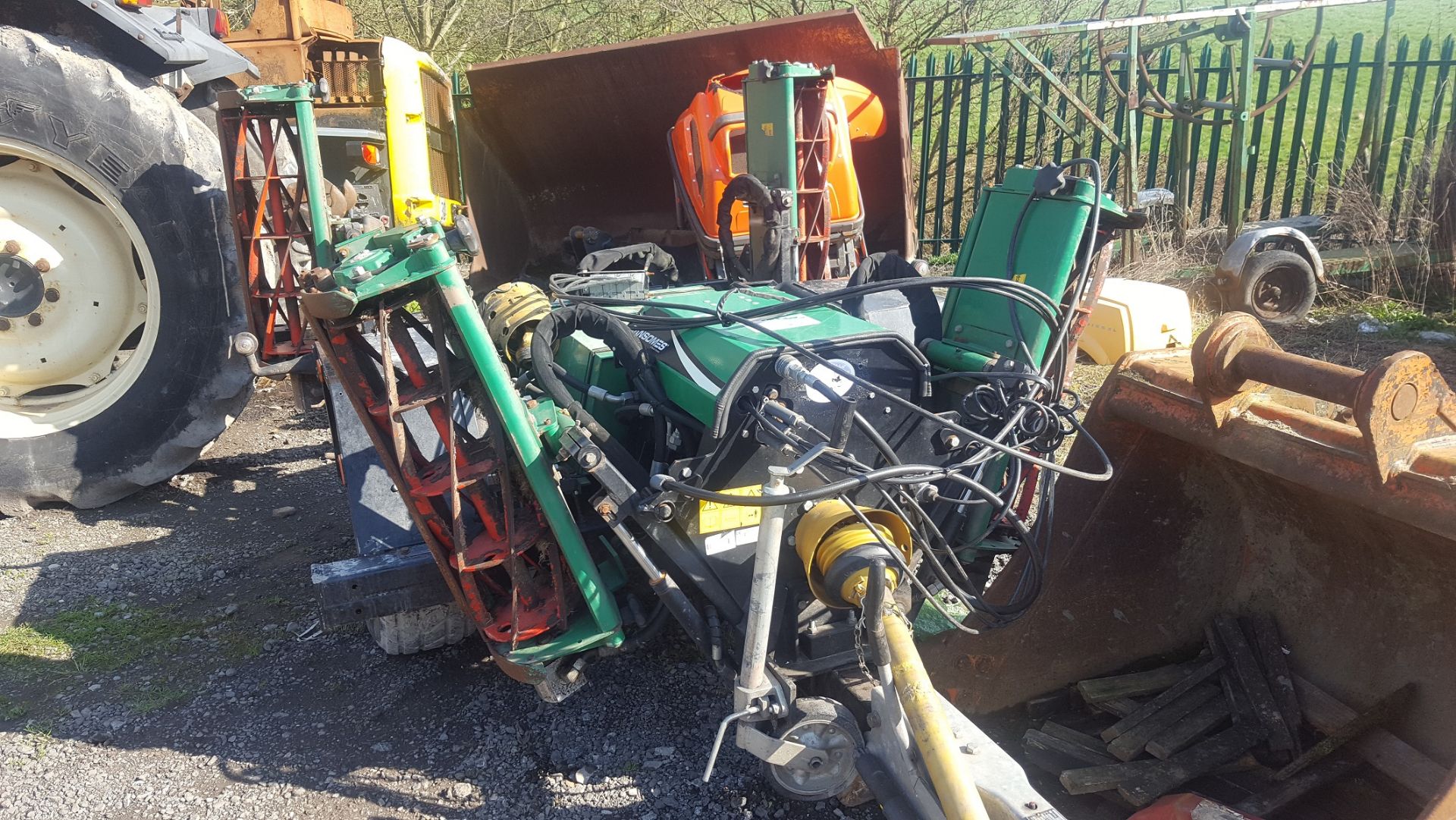 YEAR UNKNOWN RANSOMES TG3400 6K FIXED TRAILED GANG MOWER, 1750KG *PLUS VAT*