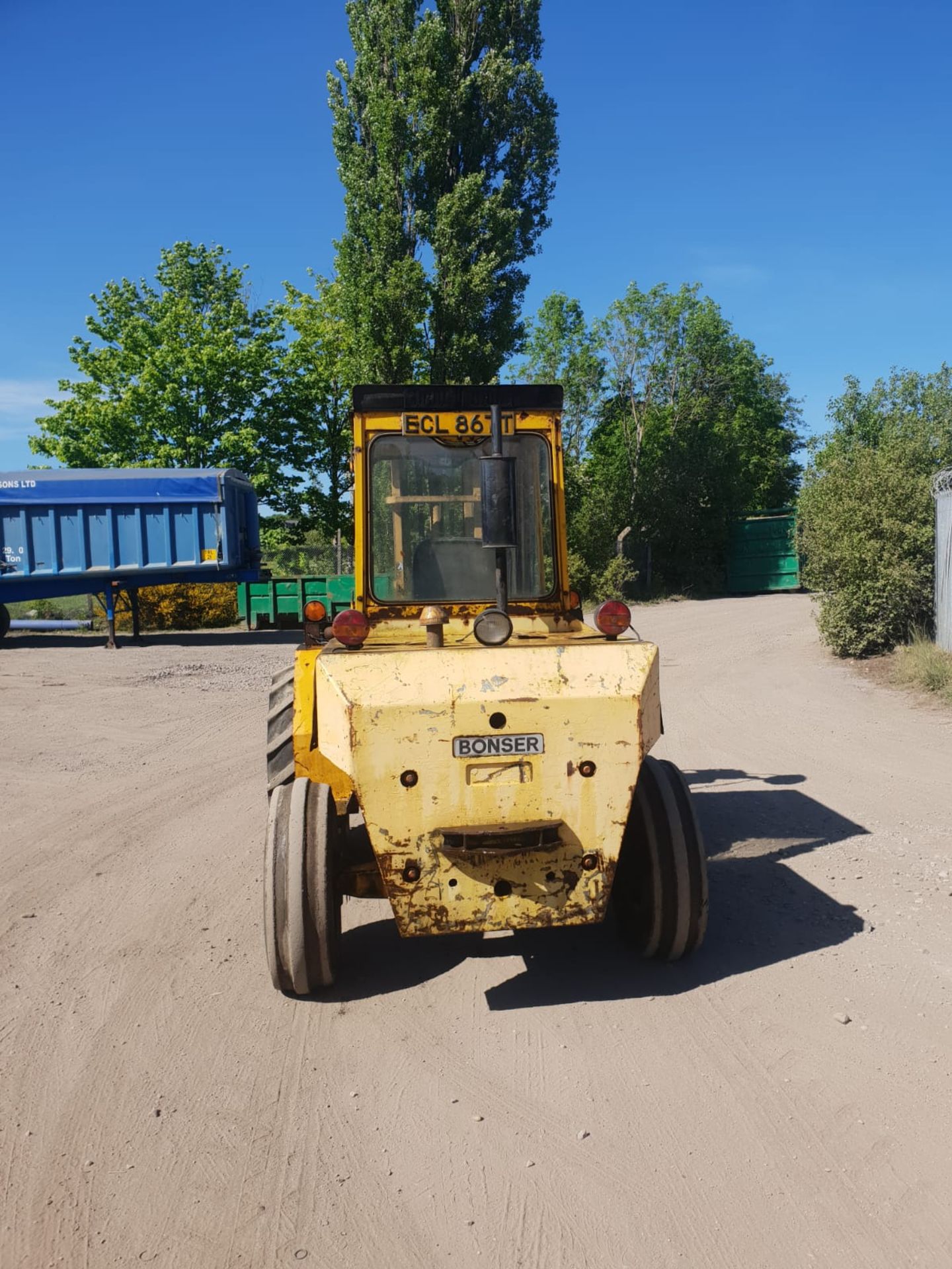 BONSER ALL TERRAIN FORKLIFT WITH SIDE SHIFT FORKS, RUNS, DRIVES AND LIFTS *NO VAT* - Image 3 of 9