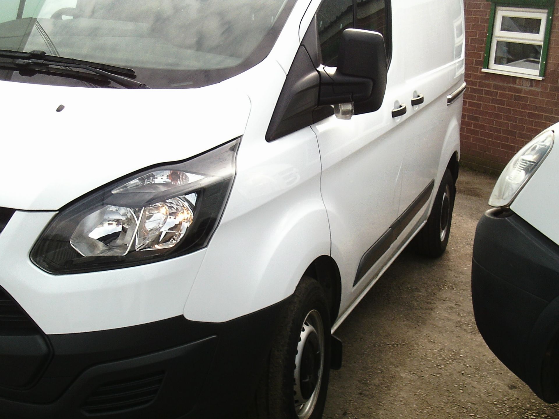 2018/67 REG FORD TRANSIT CUSTOM 270 2.2 EURO6 CREWCAB PANEL VAN, SHOWING 0 FORMER KEEPERS *PLUS VAT* - Image 2 of 12