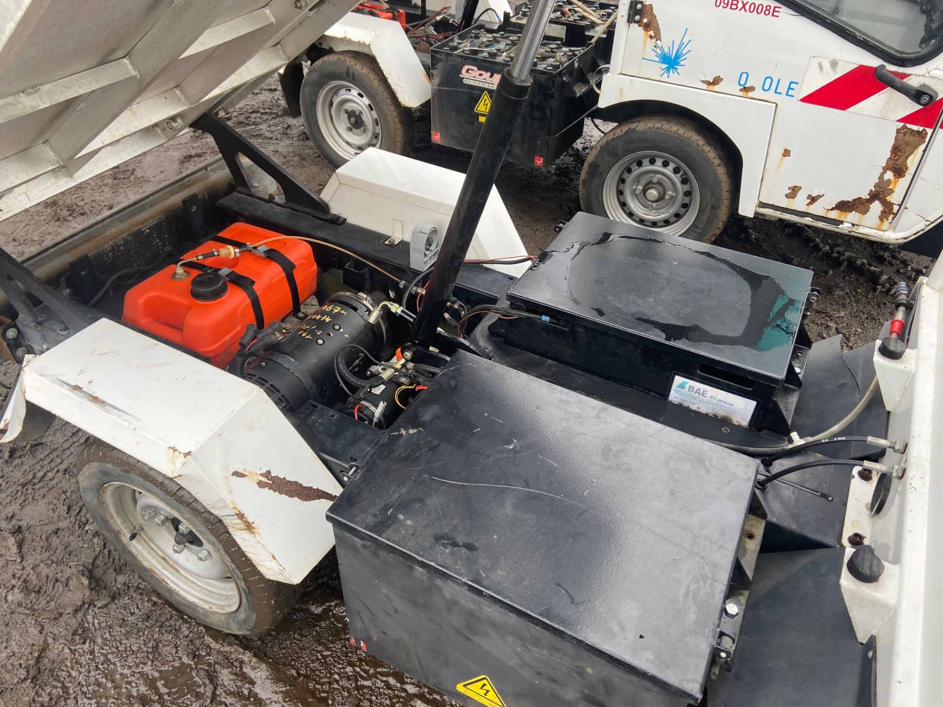 2 X GROUPIL G3 ELECTRIC TIPPER TRUCKS FOR SPARES / REPAIRS. FRENCH REGISTERED *PLUS VAT* - Image 5 of 7