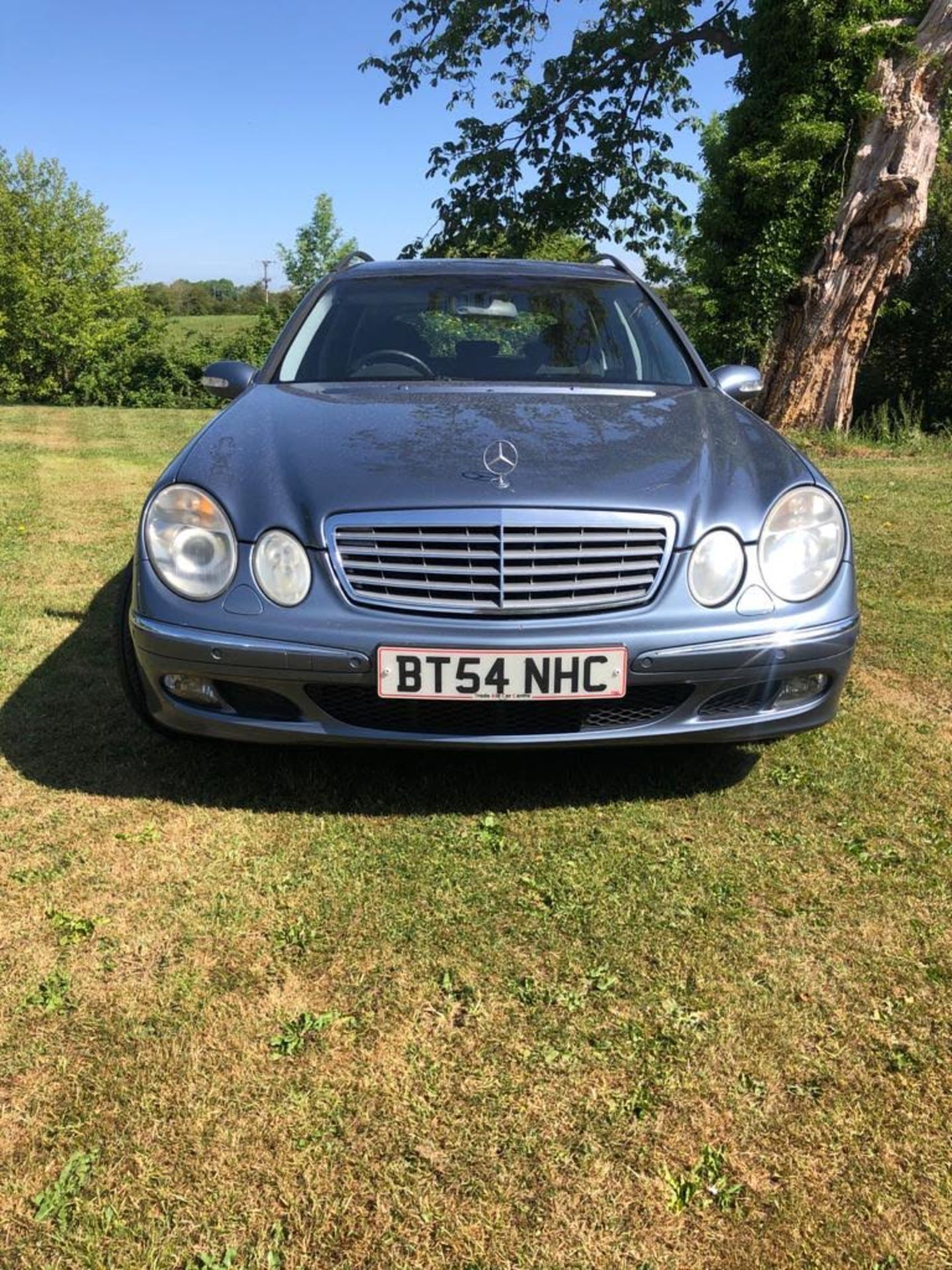 2004/54 REG MERCEDES-BENZ E CLASS E270 CDI ELEGANCE 2.7 DIESEL AUTOMATIC BLUE ESTATE *NO VAT* - Image 2 of 34