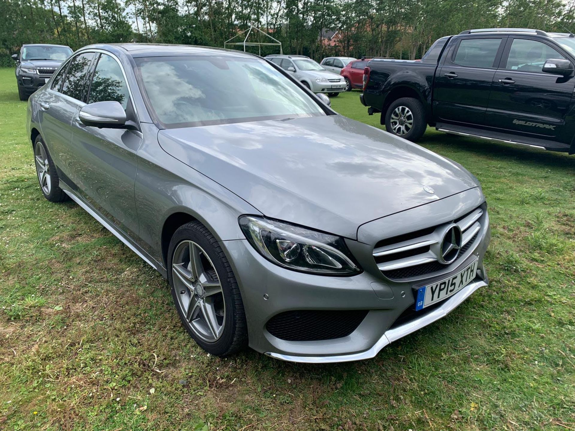 2015/15 REG MERCEDES-BENZ C220 AMG LINE PREMIUM BLUETEC 2.2 DIESEL 7 SPEED AUTOMATIC *NO VAT* - Image 2 of 26