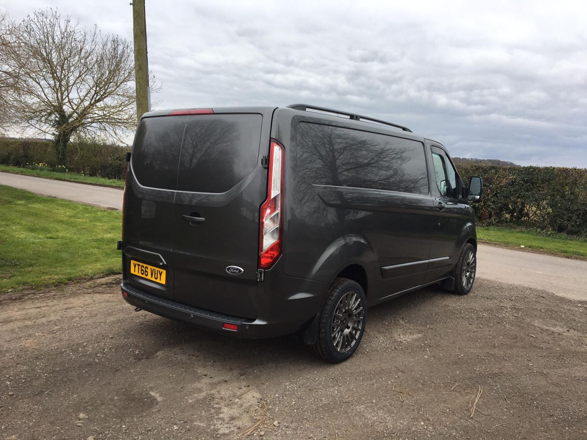 2016/66 REG FORD TRANSIT CUSTOM 270 LIMITED 2.0 DIESEL GREY PANEL VAN, SHOWING 2 FORMER KEEPERS - Image 7 of 15