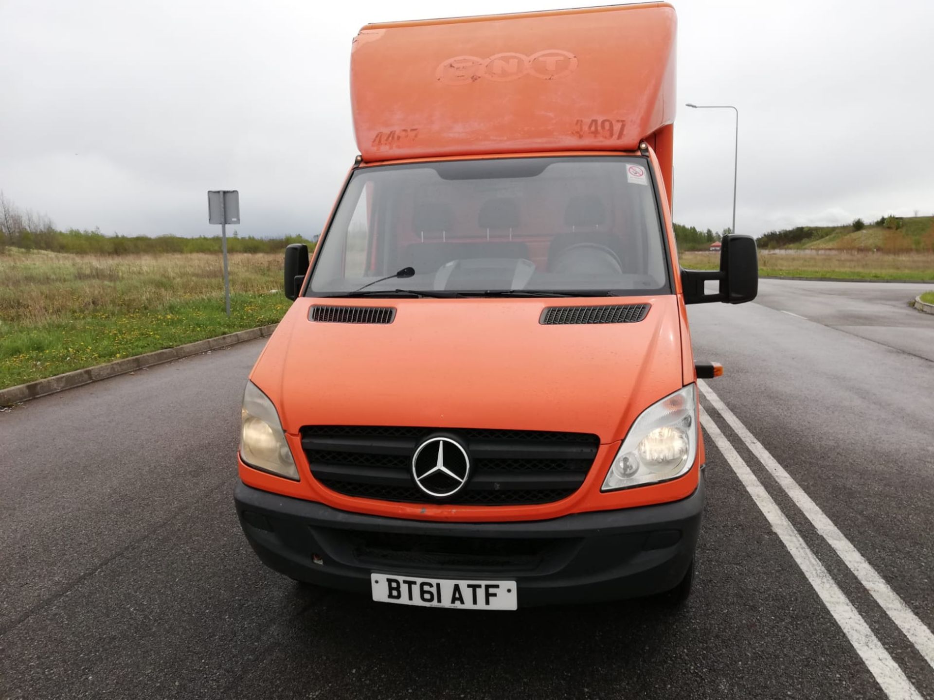 2011/11 REG MERCEDES-BENZ SPRINTER 513 CDI 2.2 DIESEL ORANGE LHD BOX VAN, SHOWING 1 FORMER KEEPER - Image 3 of 13