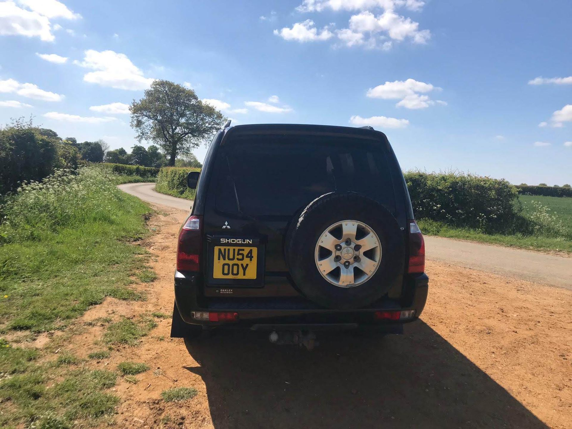 2004/54 REG MITSUBISHI SHOGUN WARRIOR DI-D 3.2 AUTOMATIC BLACK 7 SEATER *NO VAT* - Image 4 of 10