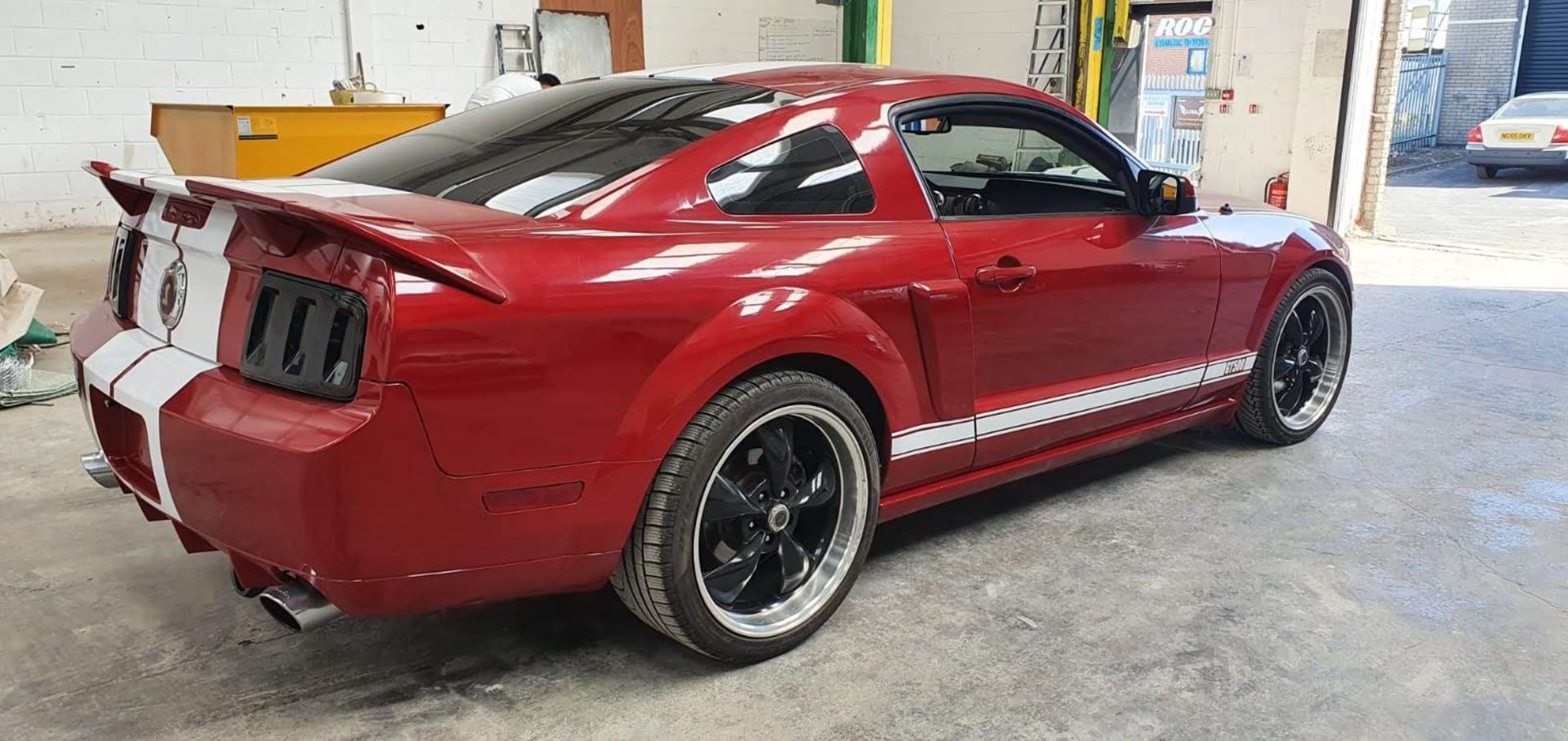 2008 FORD SHELBY MUSTANG GT500 RED / WHITE 2 DOOR LHD, SHOWING 42,000 MILES *NO VAT* - Image 6 of 7