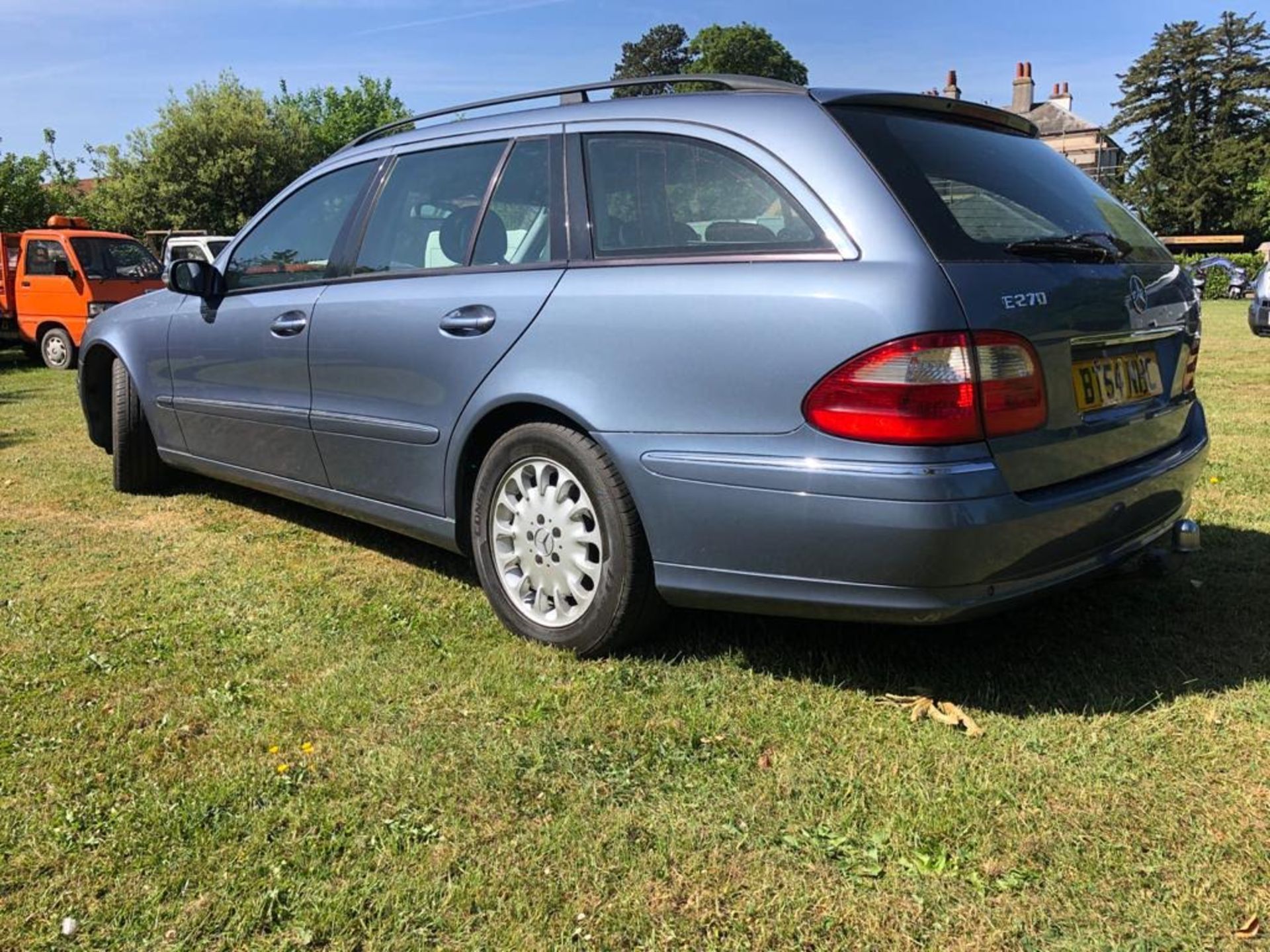 2004/54 REG MERCEDES-BENZ E CLASS E270 CDI ELEGANCE 2.7 DIESEL AUTOMATIC BLUE ESTATE *NO VAT* - Image 4 of 34