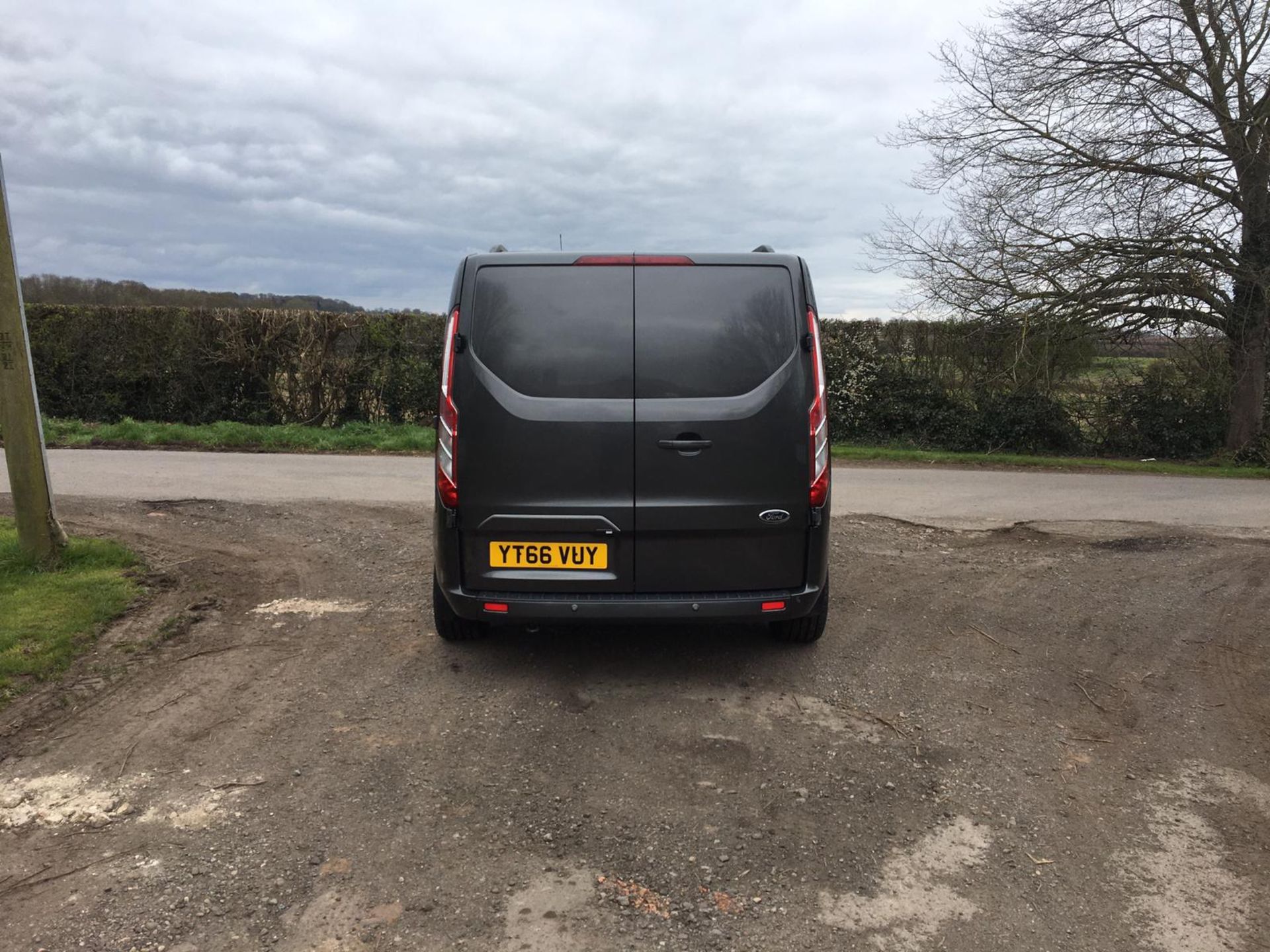 2016/66 REG FORD TRANSIT CUSTOM 270 LIMITED 2.0 DIESEL GREY PANEL VAN, SHOWING 2 FORMER KEEPERS - Image 6 of 15