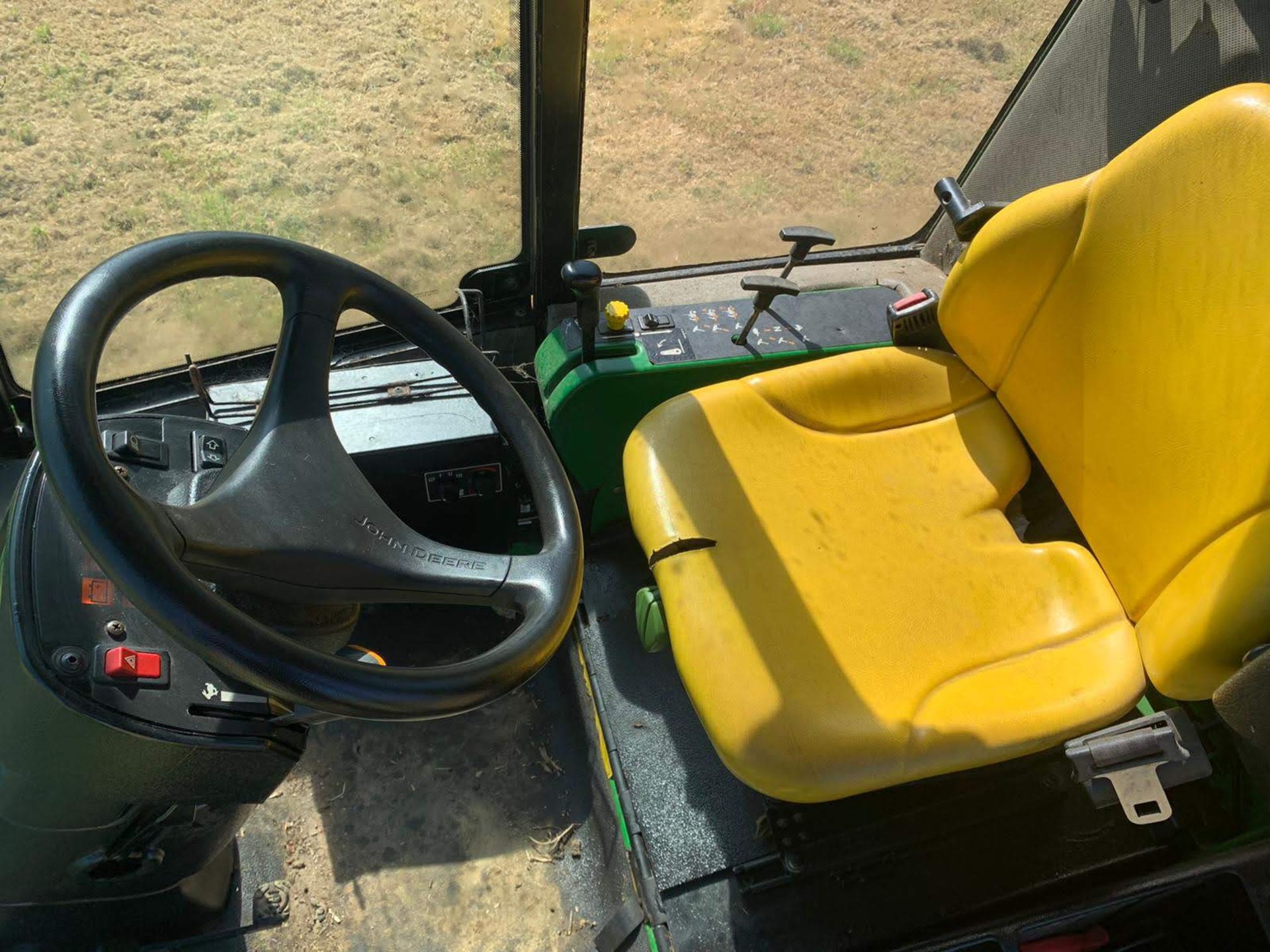 JOHN DEERE 1545 RIDE ON LAWN MOWER WITH FULL CAB, YEAR 2006, RUNS, WORKS AND CUTS *PLUS VAT* - Image 12 of 12