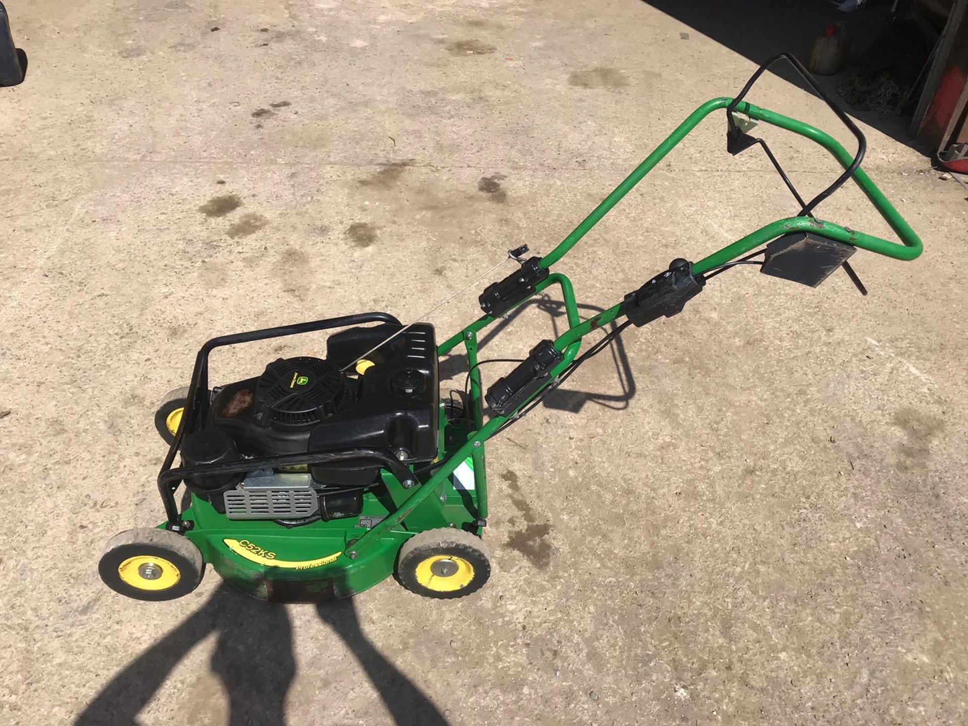 JOHN DEERE C52KS PRO SELF PROPELLED COMMERCIAL WALK BEHIND MOWER, YEAR 2011, STARTS, RUNS, CUTS - Image 2 of 5