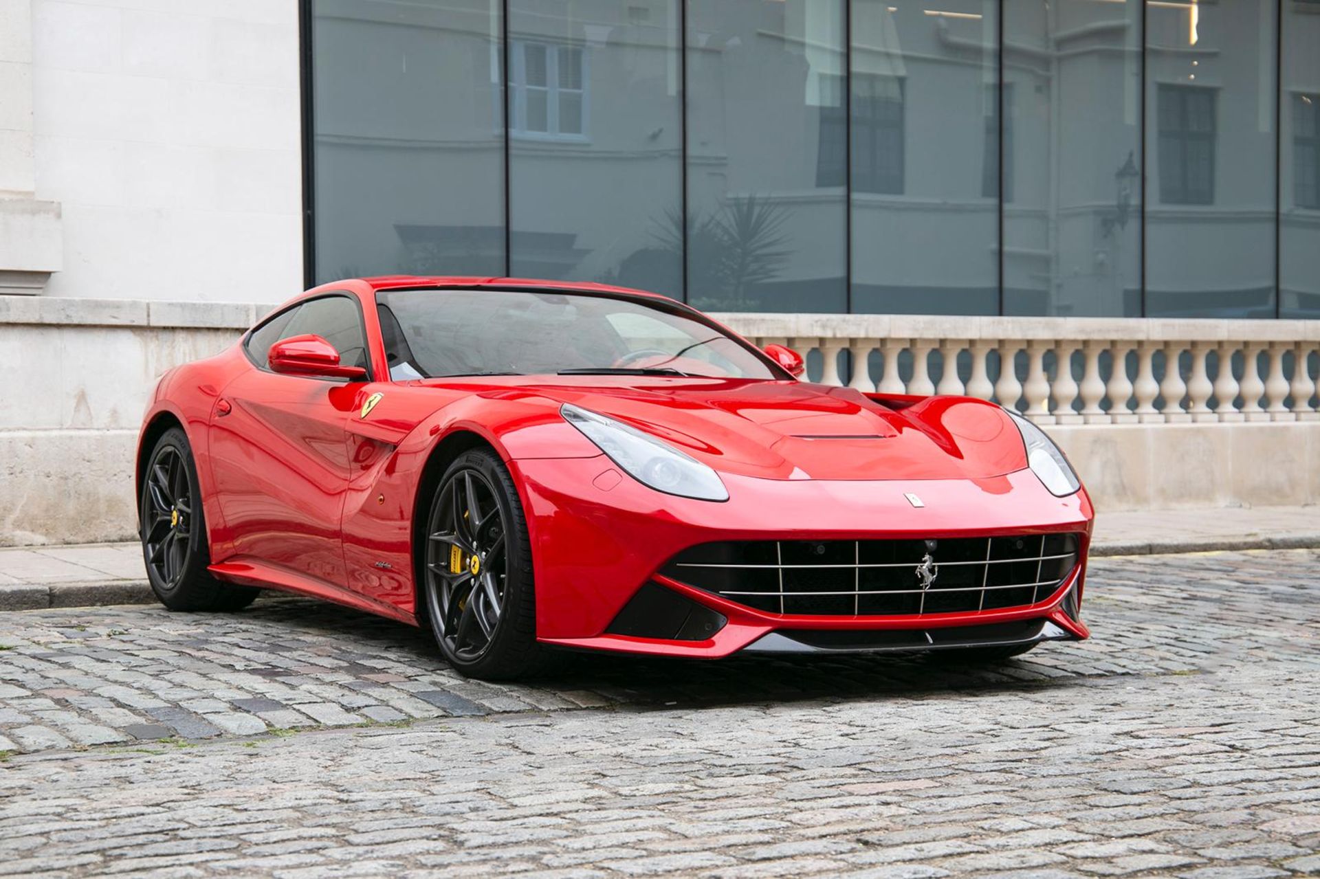 2014 FERRARI F12 - 15,500 MILES, FULL FERRARI SERVICE HISTORY X6 MAIN DEALER STAMPS IN BOOK - Image 3 of 29