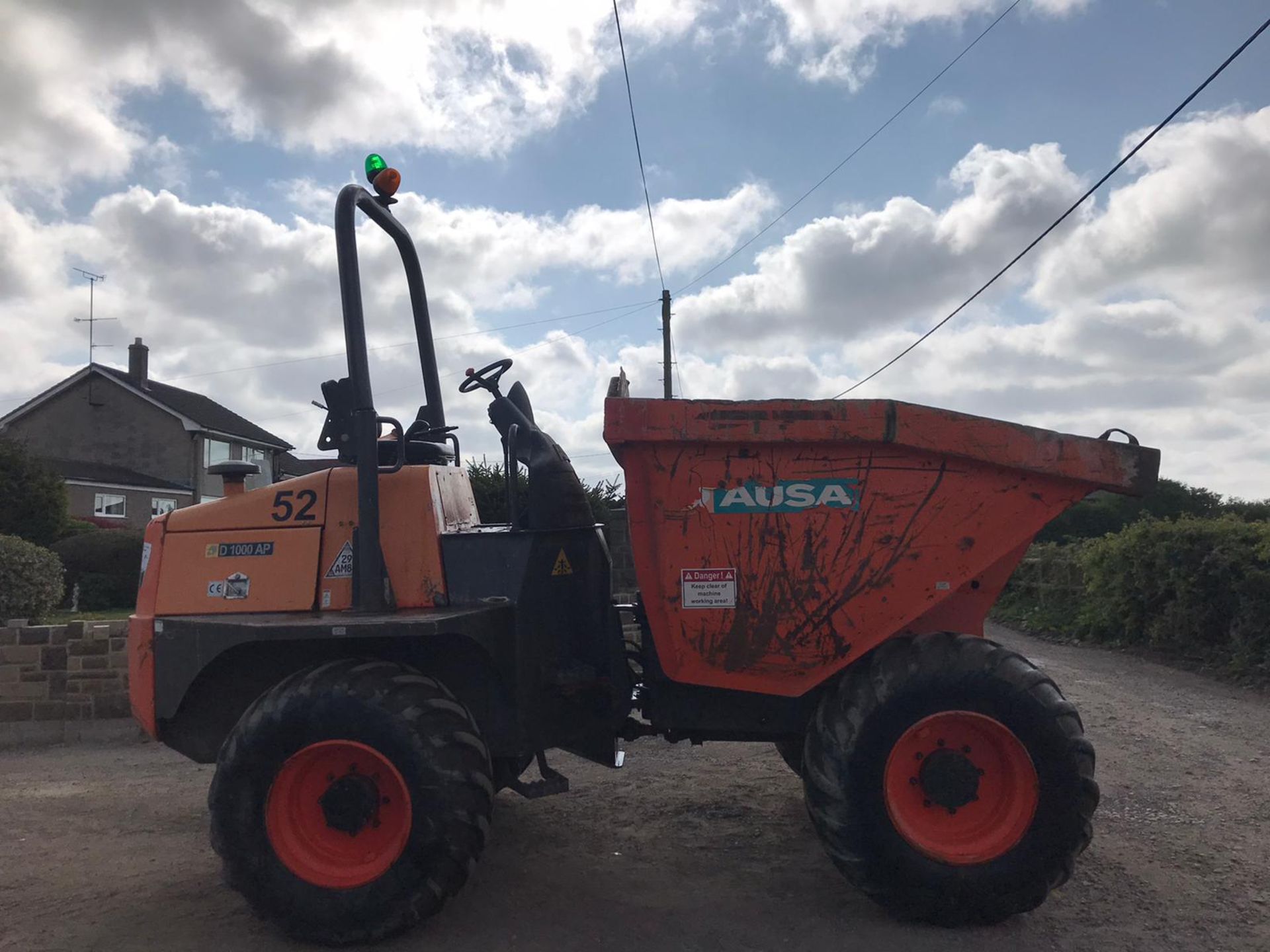 2015 AUSA D1000AP STRAIGHT TIP DUMPER, SHOWING 900 HOURS, RUNS, DRIVES, TIPS *PLUS VAT* - Image 2 of 7