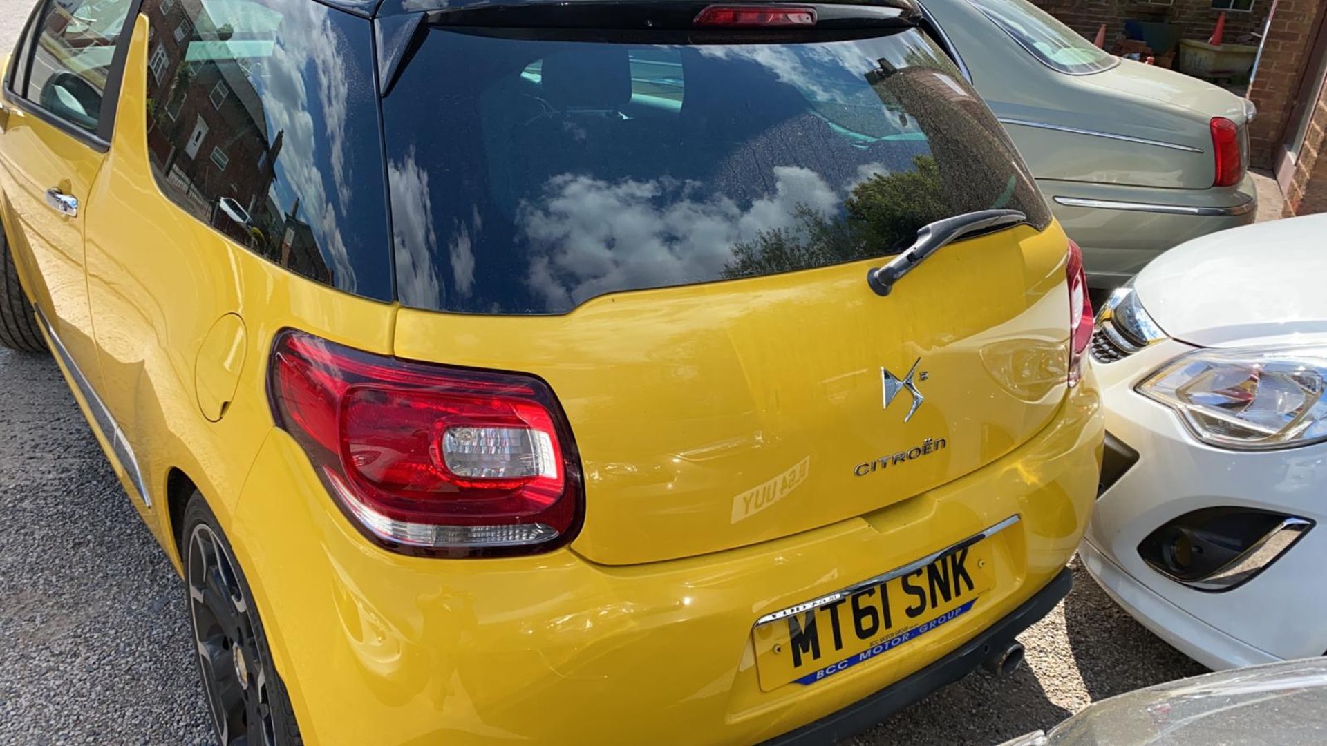 2011/61 REG CITROEN DS3 DSTYLE + E-HDI 1.6 DIESEL 3 DOOR HATCHBACK YELLOW, SHOWING 1 FORMER KEEPER - Image 4 of 6