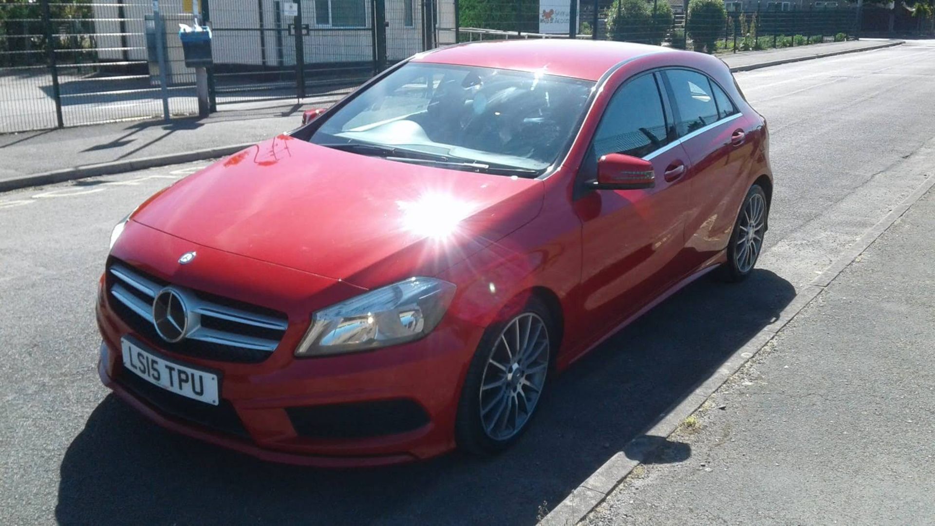 2015/15 REG MERCEDES-BENZ A180 BLUE EFFICIENCY AMG SPORT CDI 1.5 DIESEL, SHOWING 0 FORMER KEEPERS - Image 2 of 15