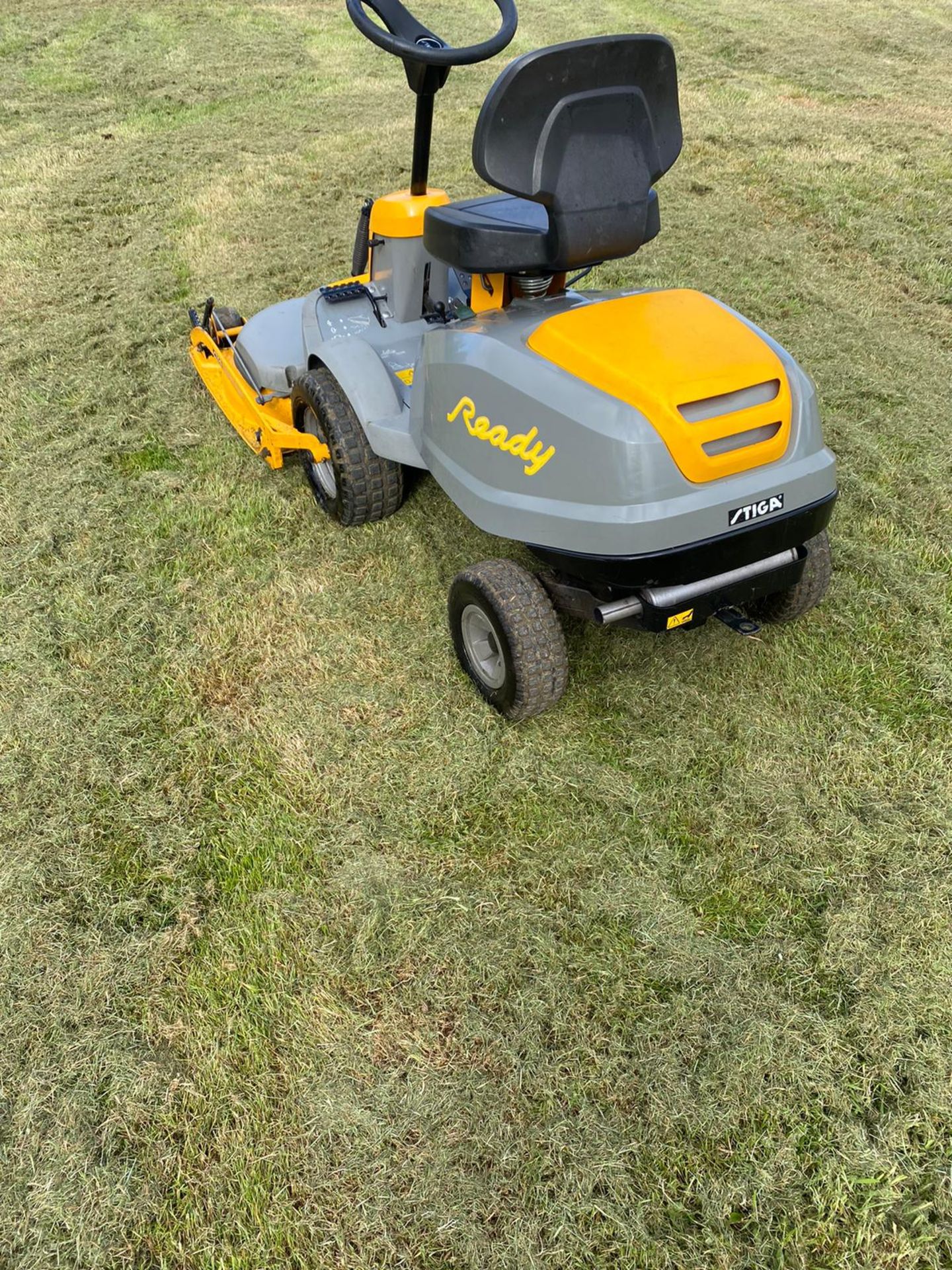 STIGA READY OUT FRONT RIDE ON LAWN MOWER, RUNS, WORKS AND CUTS *NO VAT* - Image 4 of 5