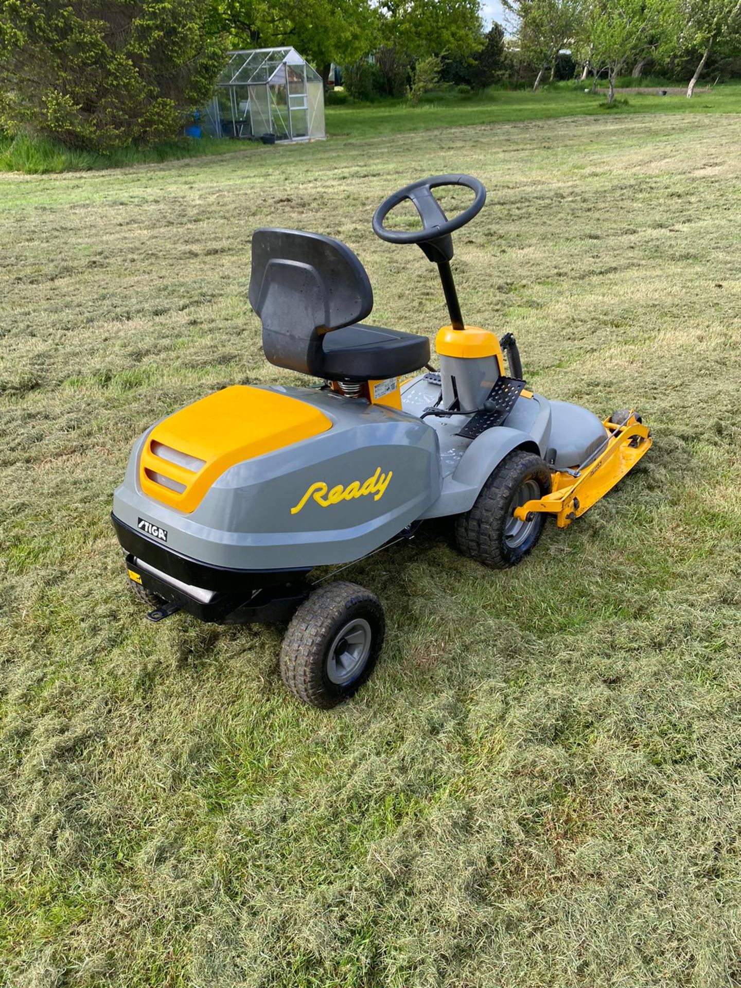 STIGA READY OUT FRONT RIDE ON LAWN MOWER, RUNS, WORKS AND CUTS *NO VAT* - Image 3 of 5