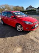 2014/64 REG FORD FOCUS TITANIUM NAVIGATOR 1.6 PETROL RED ESTATE, SHOWING 2 FORMER KEEPERS *NO VAT*