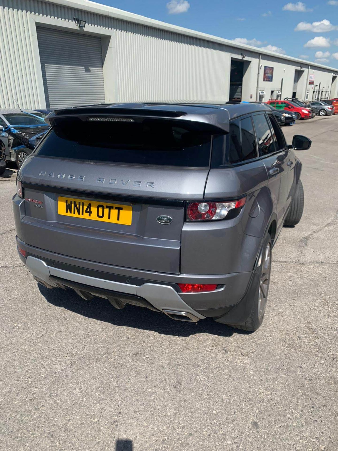 2014/14 REG LAND ROVER RANGE ROVER EVOQUE DYNAMIC S 2.2 DIESEL GREY, SHOWING 2 FORMER KEEPERS - Image 2 of 16