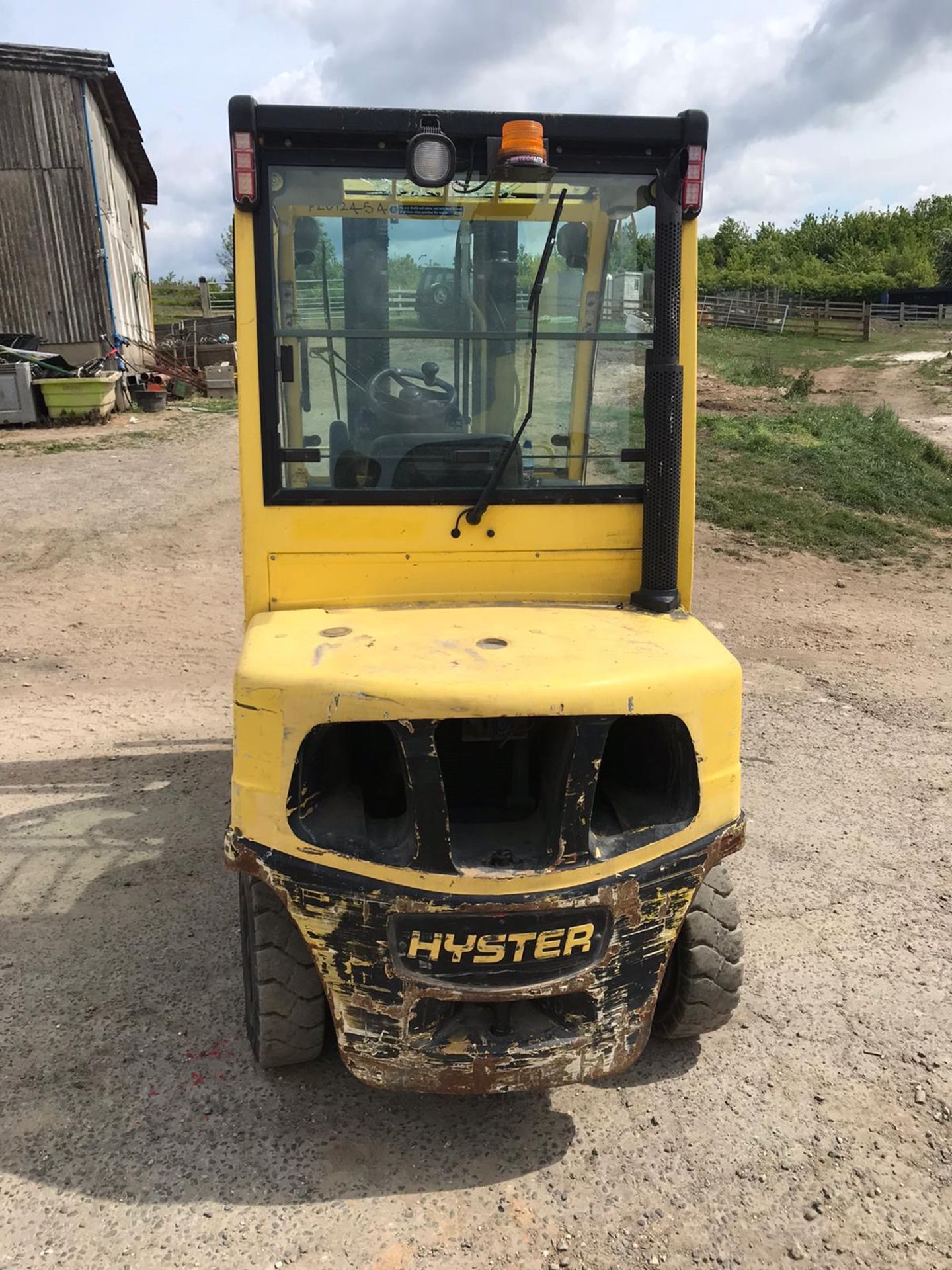 HYSTER H3.0FT FORKLIFT TRIPLE MAST, FREE LIFT, CONTAINER SPEC, RUNS, DRIVES AND LIFTS *PLUS VAT* - Image 6 of 11