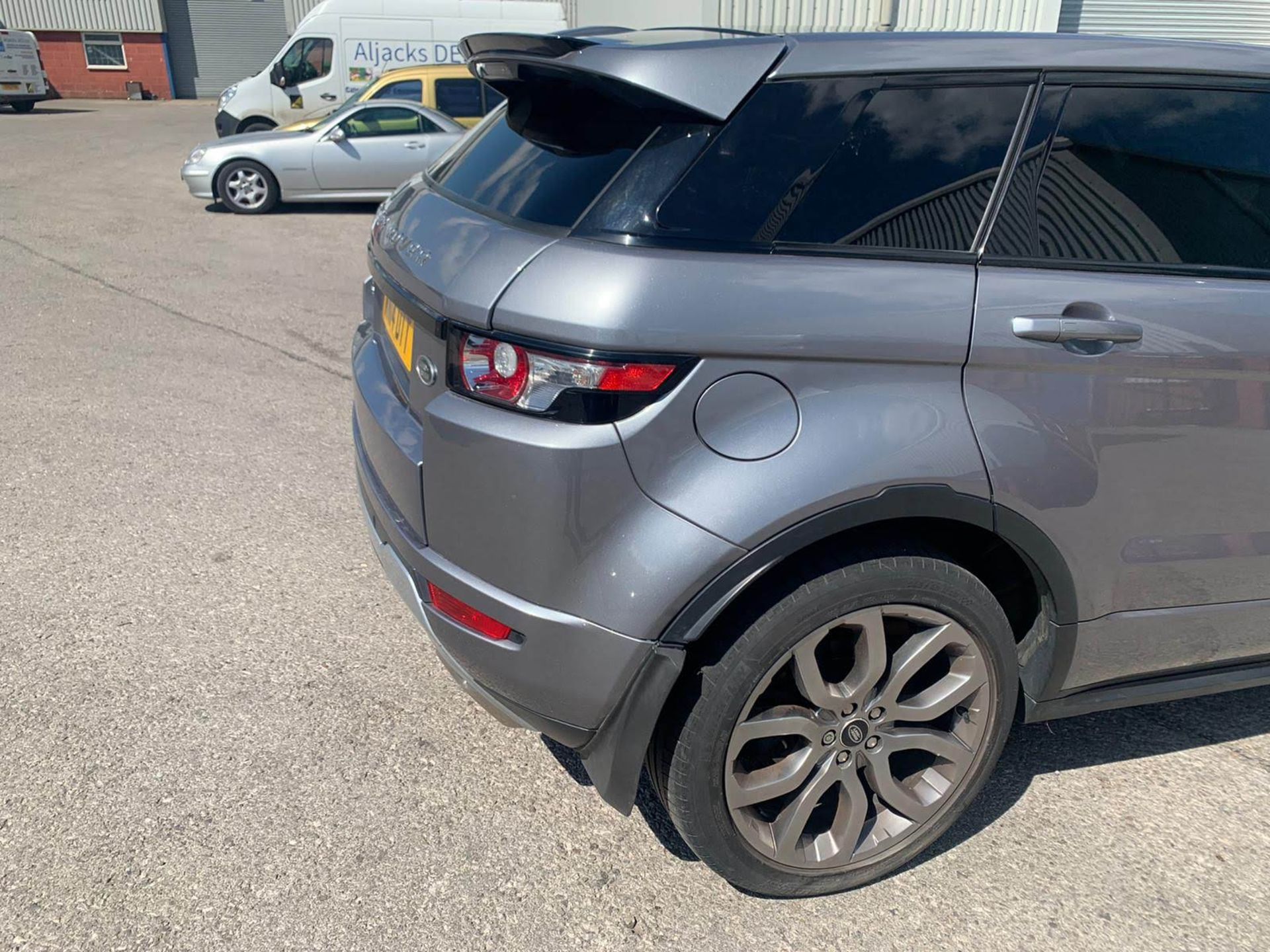 2014/14 REG LAND ROVER RANGE ROVER EVOQUE DYNAMIC S 2.2 DIESEL GREY, SHOWING 2 FORMER KEEPERS - Image 4 of 16