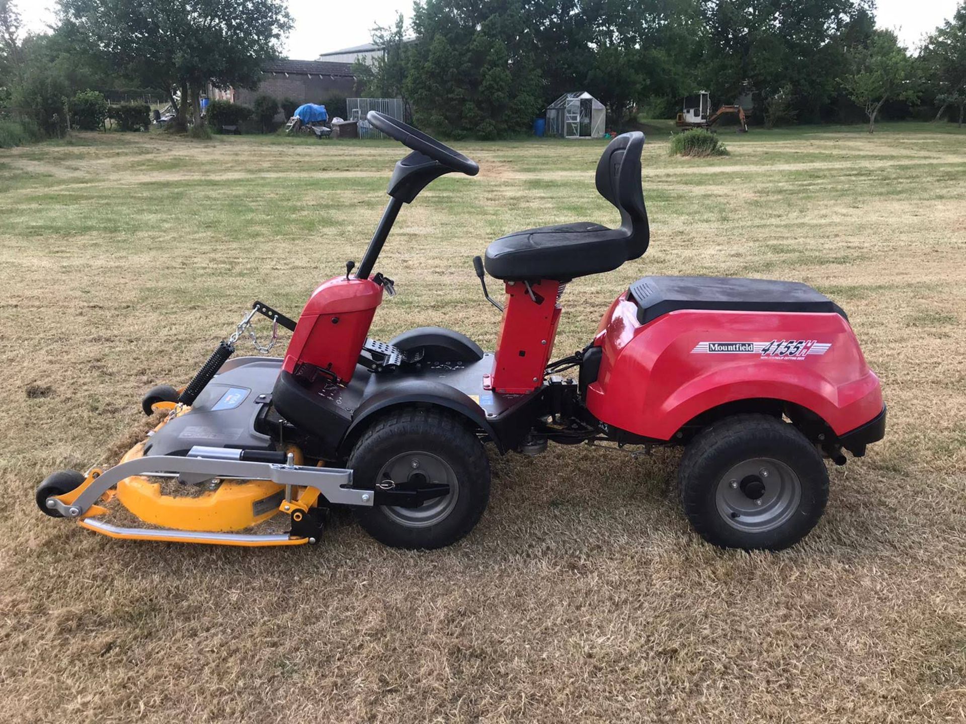 MOUNTFIELD 4155H OUT FRONT MOWER, RUNS, DRIVES AND CUTS, BRAND NEW STIGA DECK *NO VAT* - Image 2 of 5