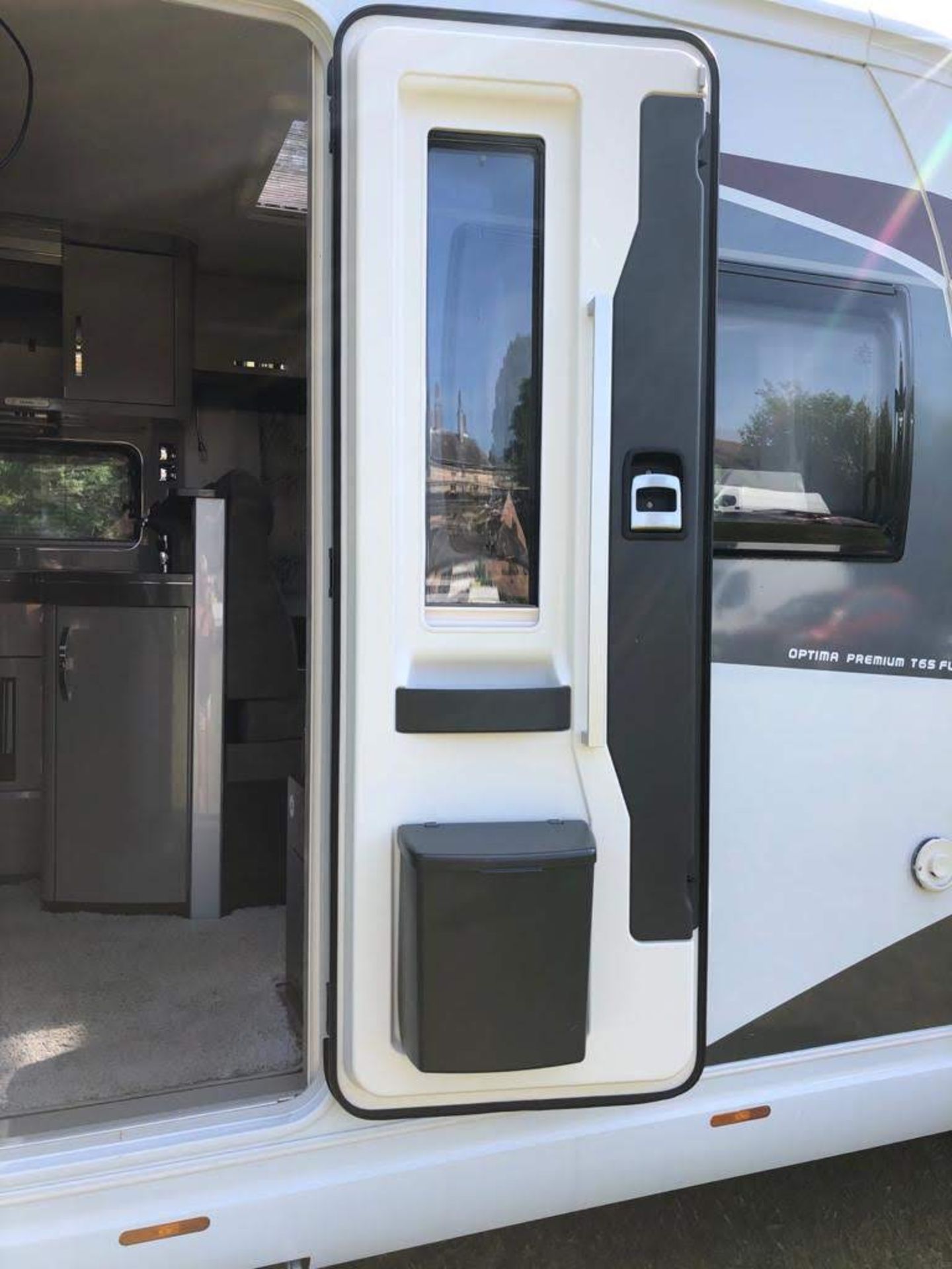 AS NEW CONDITION! 1K MILES! 2018 HOBBY FIAT OPTIMA PREMIUM AUTO T65 FL 4 BERTHMOTOR-HOME / CARAVAN - Image 37 of 93