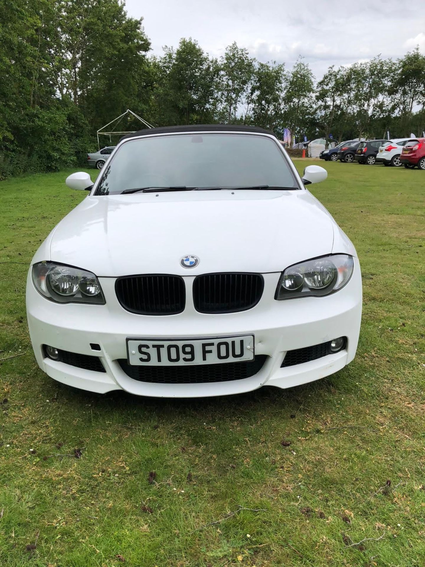 2009/09 REG BMW 118D M SPORT 2.0 DIESEL WHITE CONVERTIBLE, SHOWING 5 FORMER KEEPERS *NO VAT* - Image 2 of 15