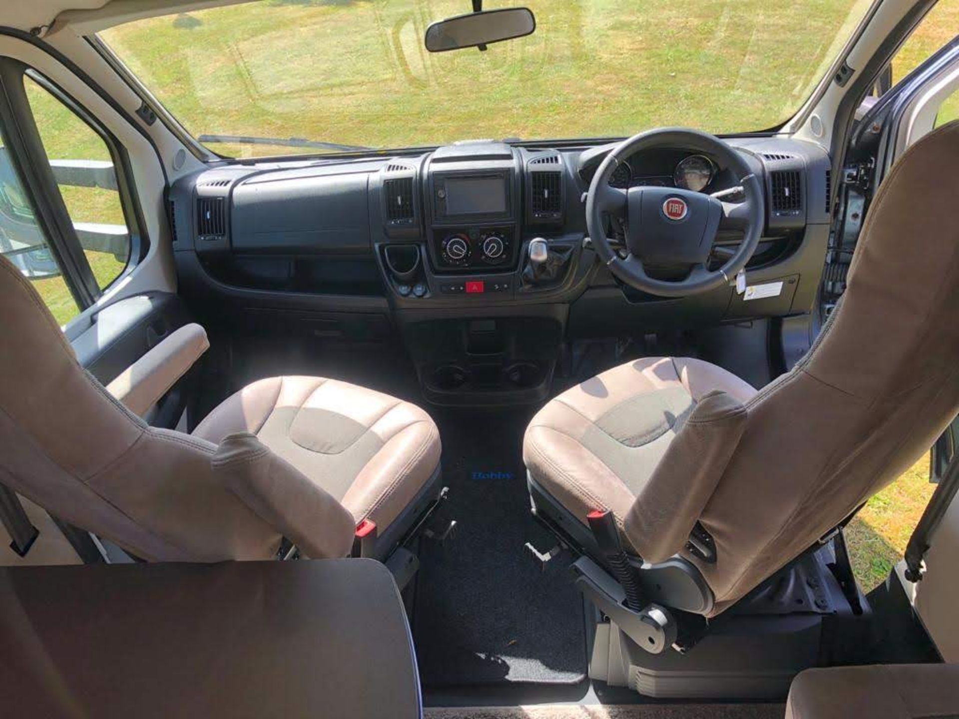 AS NEW CONDITION! 1K MILES! 2018 HOBBY FIAT OPTIMA PREMIUM AUTO T65 FL 4 BERTHMOTOR-HOME / CARAVAN - Image 44 of 93