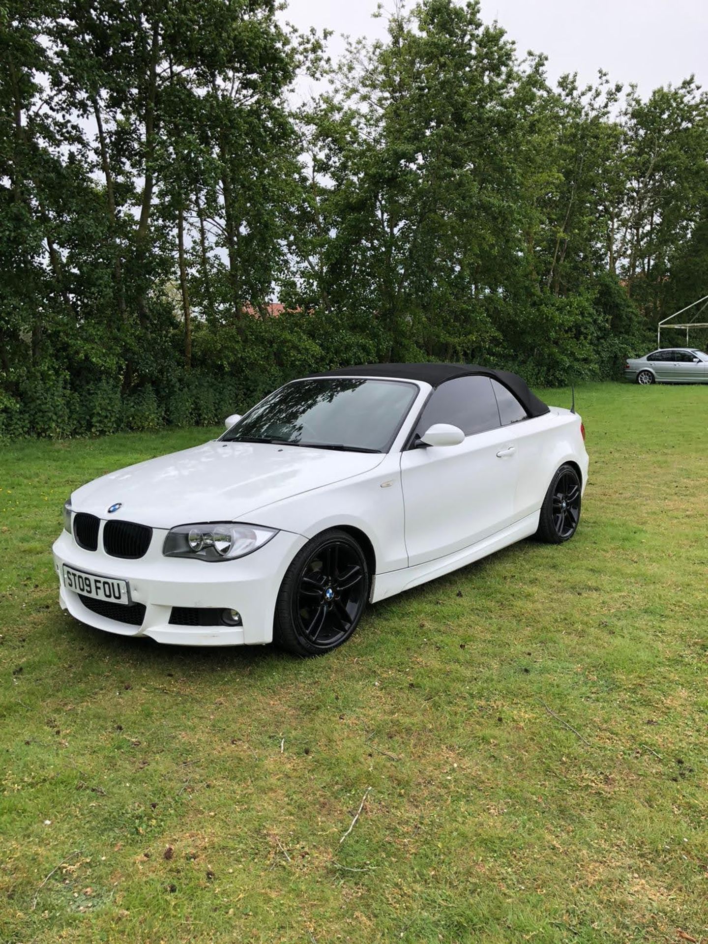 2009/09 REG BMW 118D M SPORT 2.0 DIESEL WHITE CONVERTIBLE, SHOWING 5 FORMER KEEPERS *NO VAT* - Image 4 of 15