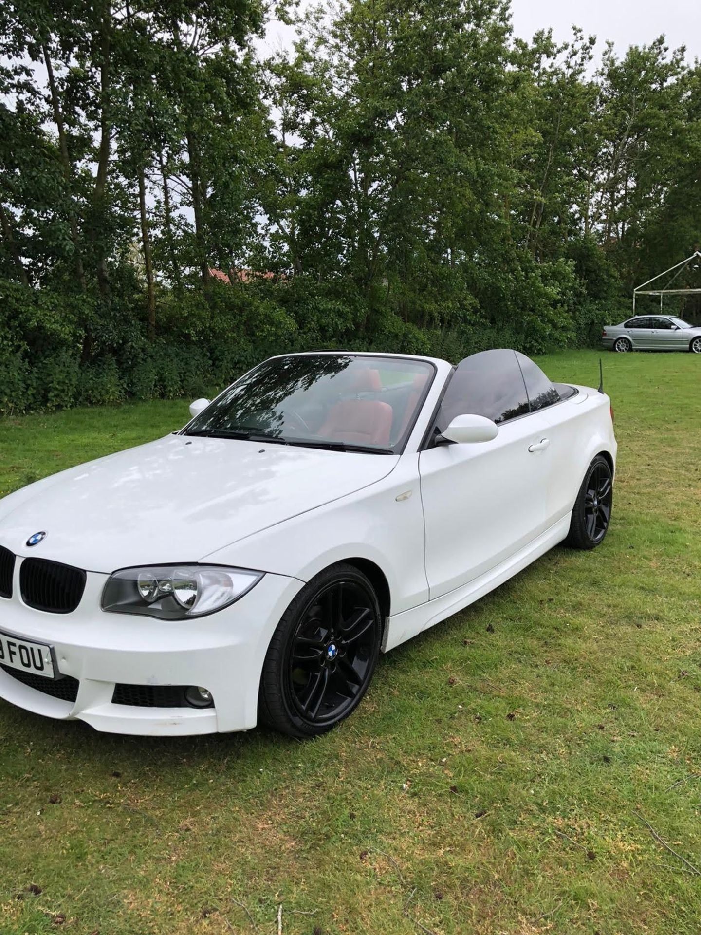 2009/09 REG BMW 118D M SPORT 2.0 DIESEL WHITE CONVERTIBLE, SHOWING 5 FORMER KEEPERS *NO VAT* - Image 3 of 15