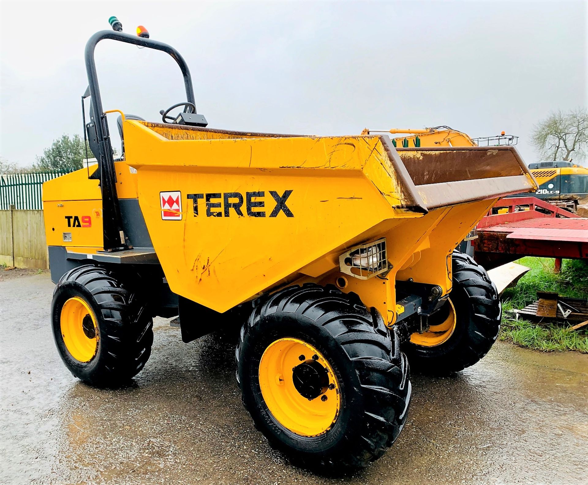 TEREX TA9 9 TONNE DUMPER, YEAR 2017, 824 HOURS, GOOD TYRES, ROAD LIGHTS, ORANGE & GREEN BEACONS - Image 5 of 13