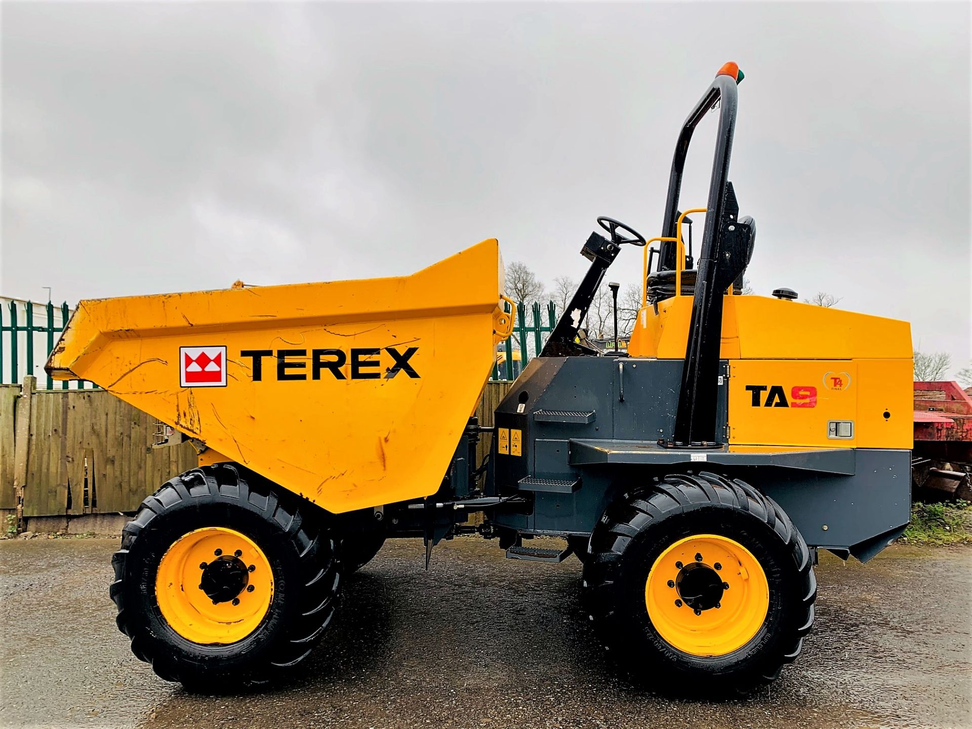 TEREX TA9 9 TONNE DUMPER, YEAR 2017, 824 HOURS, GOOD TYRES, ROAD LIGHTS, ORANGE & GREEN BEACONS