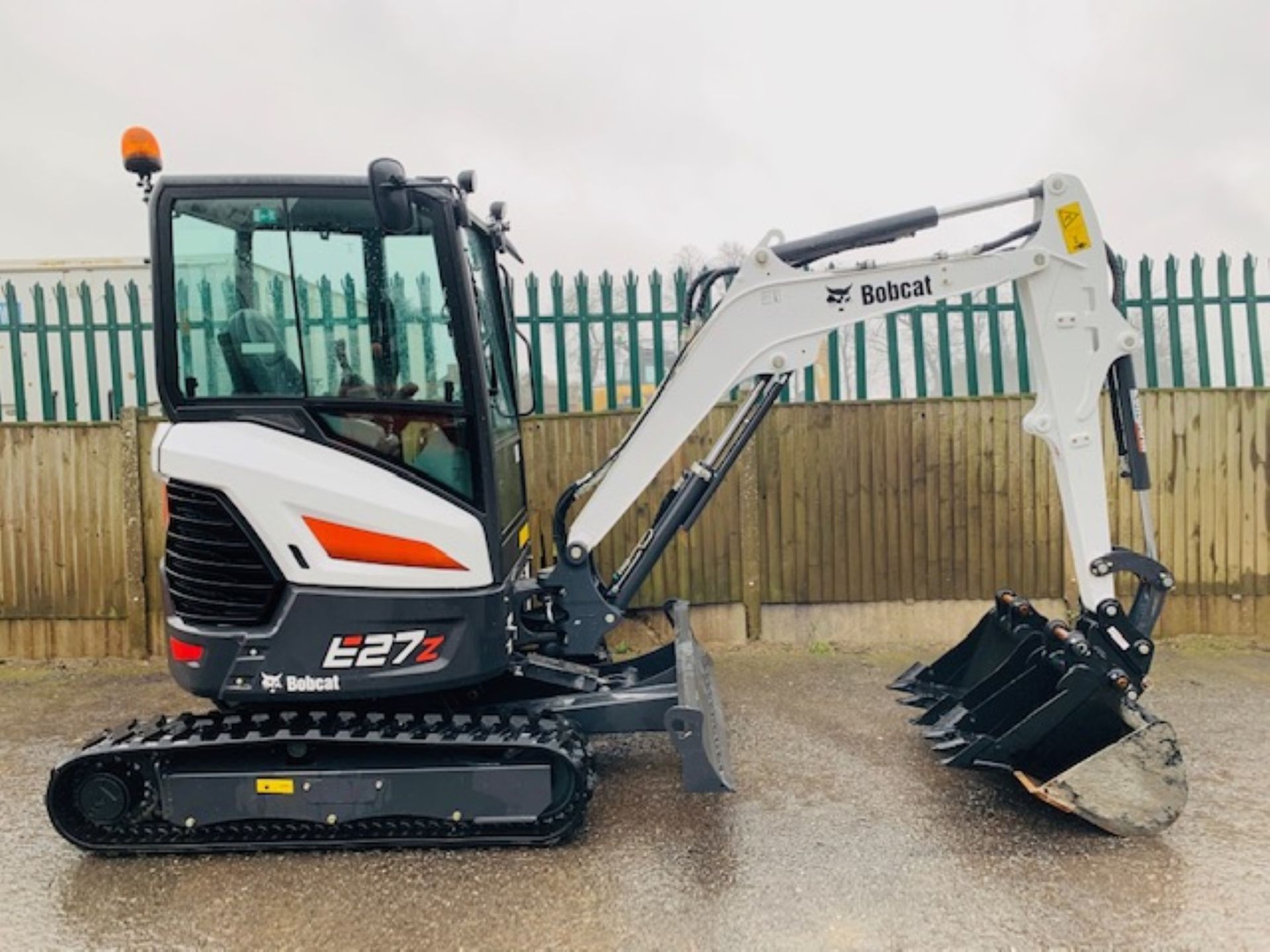 BOBCAT E27Z TRACKED RUBBER CRAWLER DIGGER / EXCAVATOR, YEAR 2019, 55 HOURS, QUICK HITCH & 3 BUCKETS - Image 5 of 11