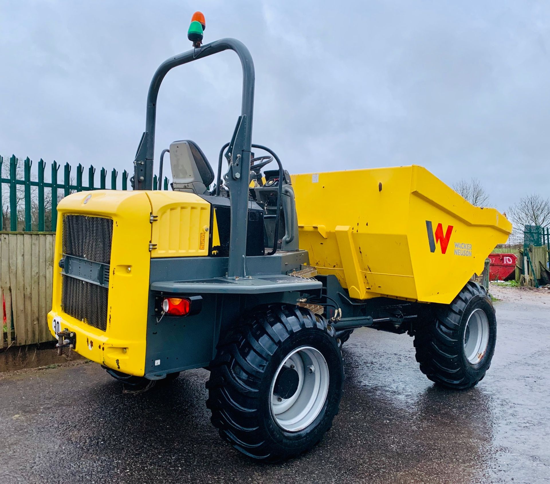 WACKER NEUSON DW90 STRAIGHT TIP DUMPER, YEAR 2017, 998 HOURS, FORWARD CAMERA, CE MARKED *PLUS VAT* - Image 4 of 13