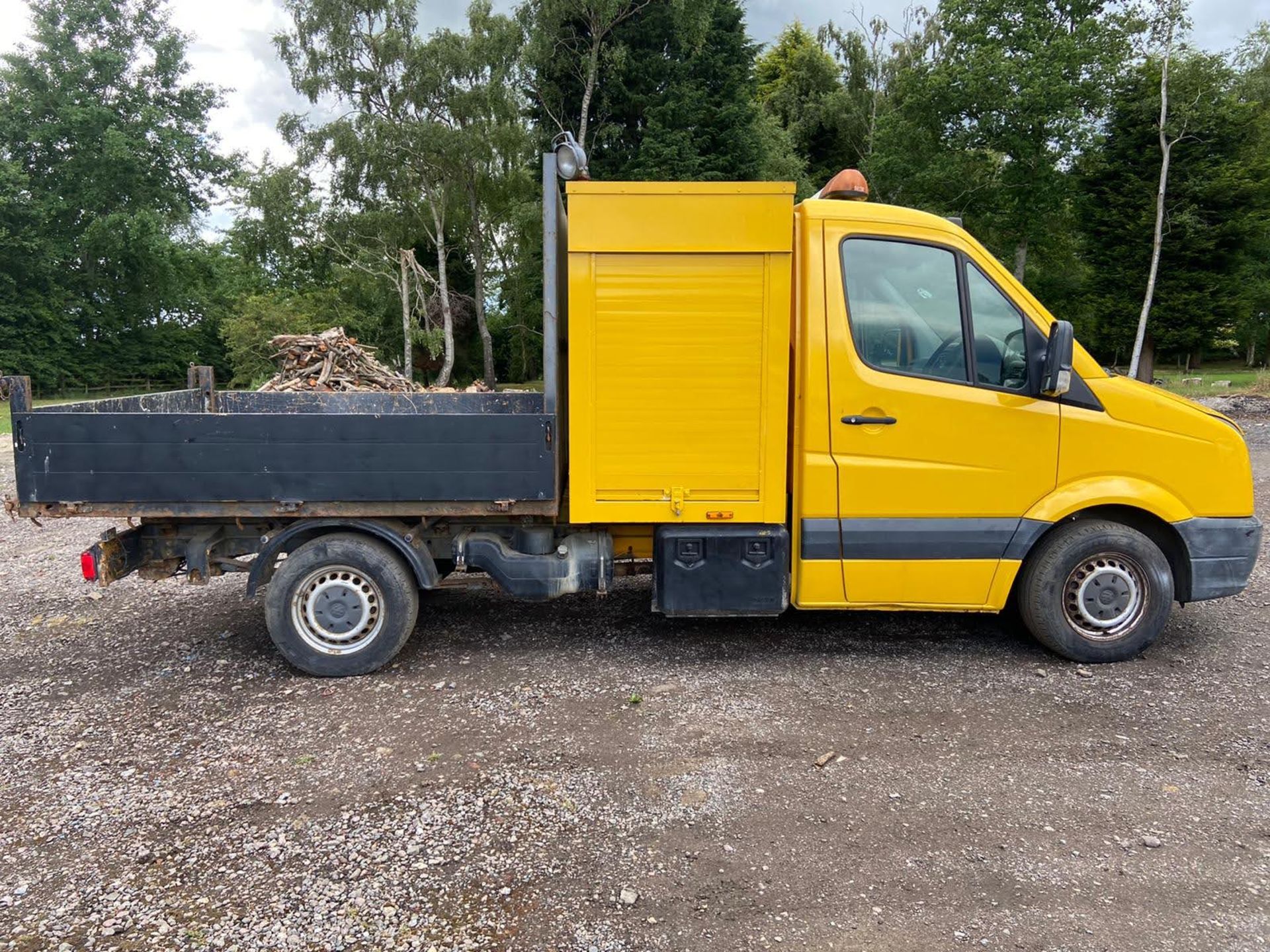 2009/59 REG VOLKSWAGEN CRAFTER 35 BLUE TDI 109 MANUAL TIPPER, SHOWING 0 FORMER KEEPERS *NO VAT* - Image 7 of 10