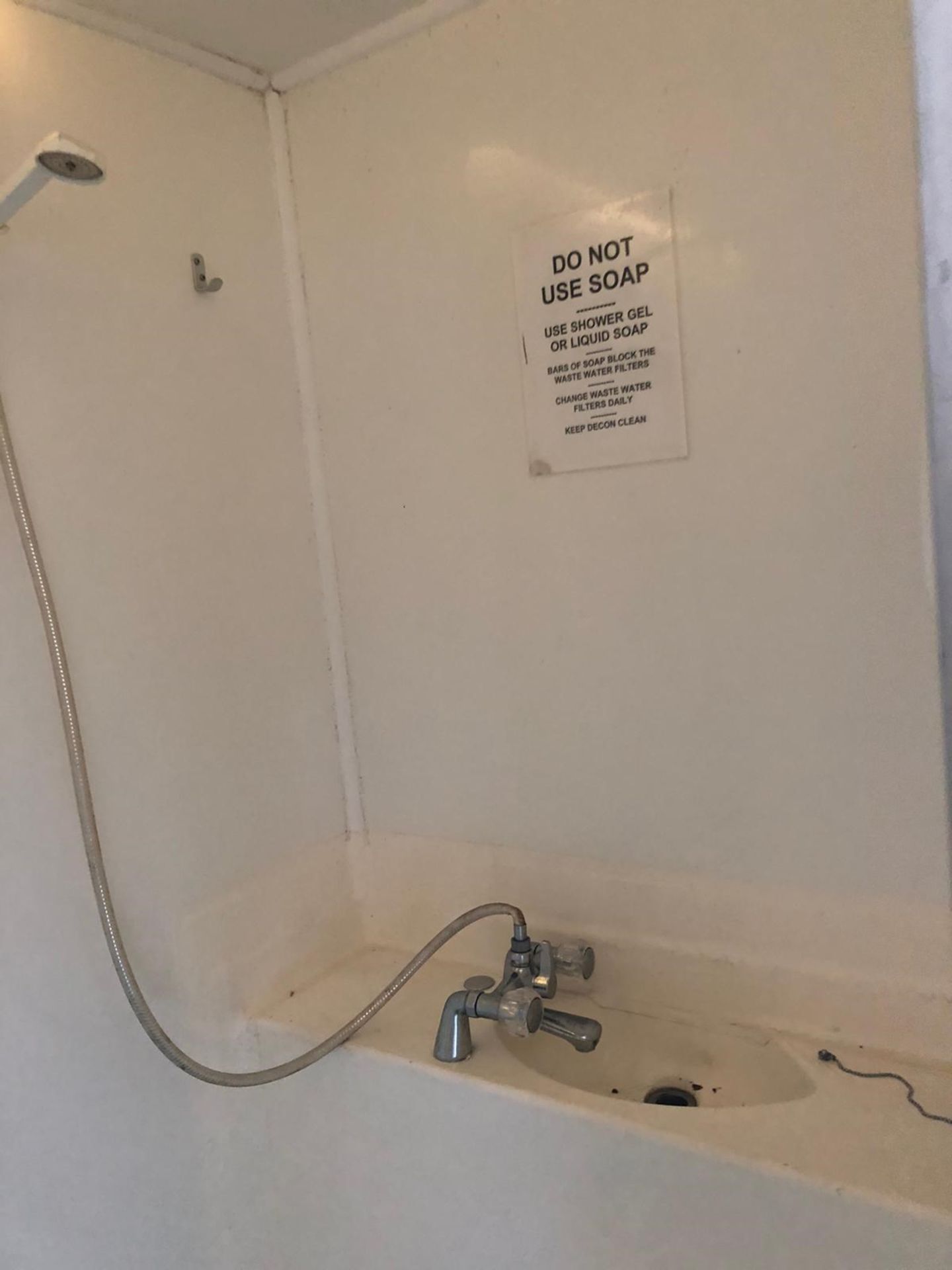 SMH MOBILE SHOWER UNIT, CHANGING ROOM INSIDE, SHOWER ROOM, COMES WITH BOILER *PLUS VAT* - Image 6 of 10