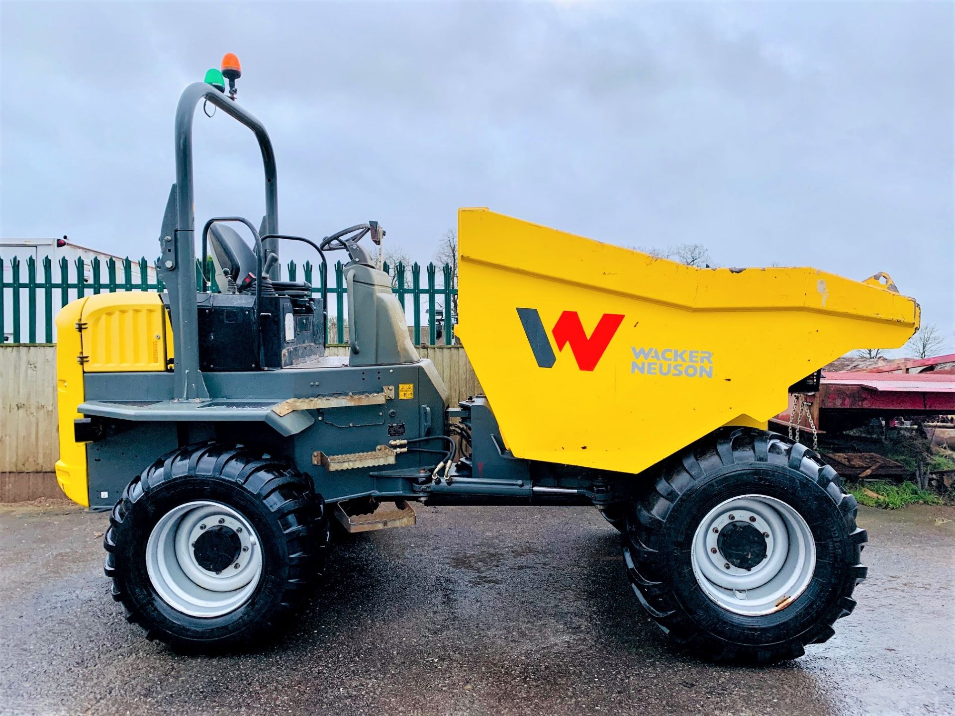 WACKER NEUSON DW90 STRAIGHT TIP DUMPER, YEAR 2017, 998 HOURS, FORWARD CAMERA, CE MARKED *PLUS VAT* - Image 6 of 13