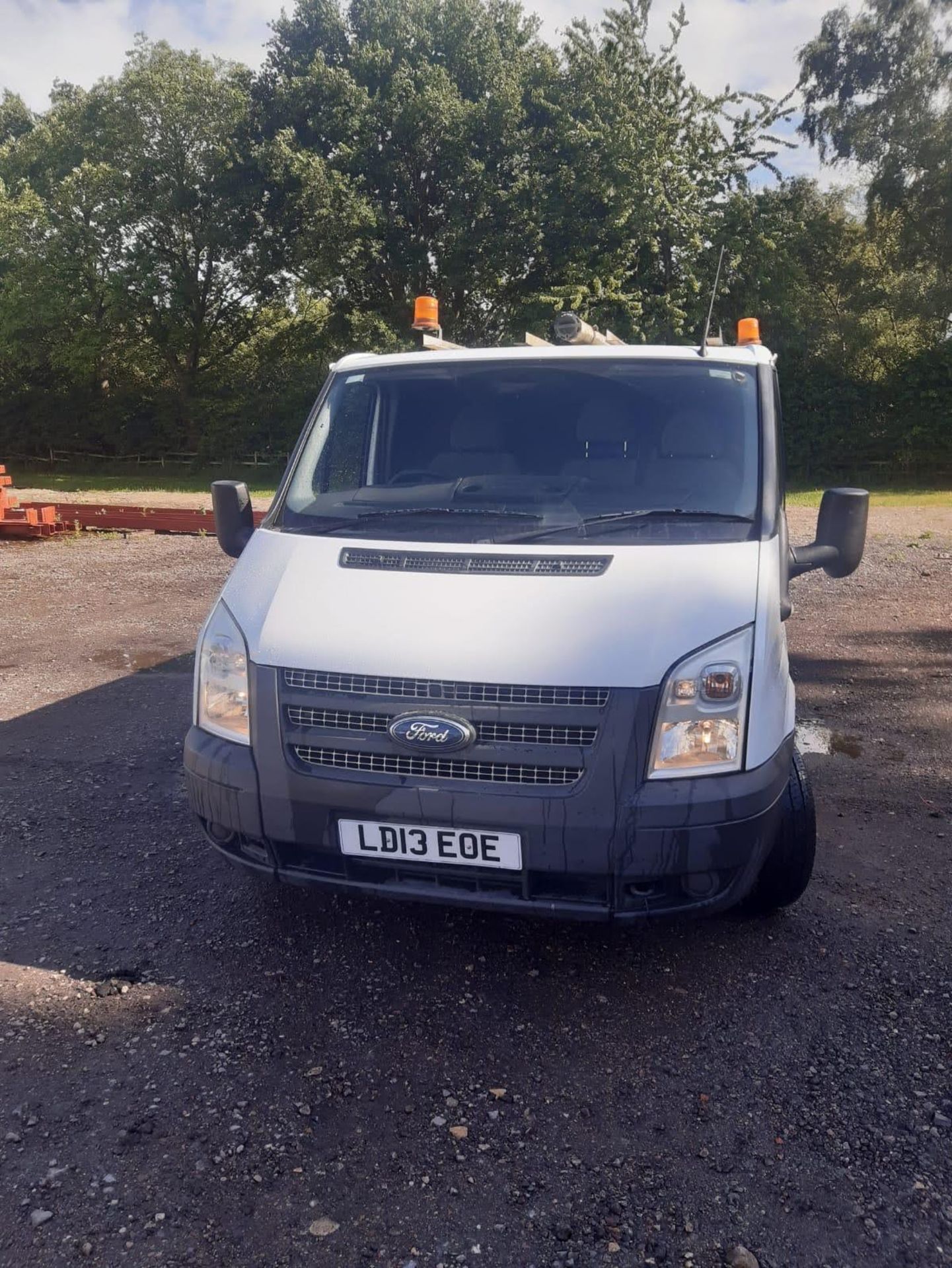 2013/13 REG FORD TRANSIT 100 T300 FWD 2.2 DIESEL WHITE PANEL VAN, SHOWING 0 FORMER KEEPER *PLUS VAT* - Image 6 of 8