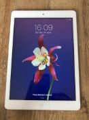 APPLE IPAD AIR 1ST GEN 32GB SILVER WIFI ONLY TABLET, IN WORKING ORDER - NO RESERVE *NO VAT*
