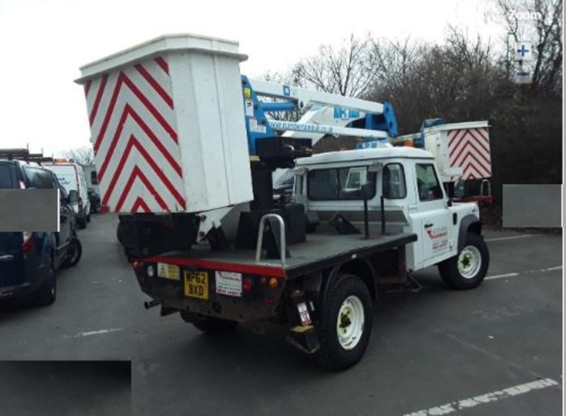 2012/62 REG LAND ROVER DEFENDER 130 TD C/C CHERRY PICKER 2.2 DIESEL, SHOWING 0 FORMER KEEPERS - Image 5 of 7