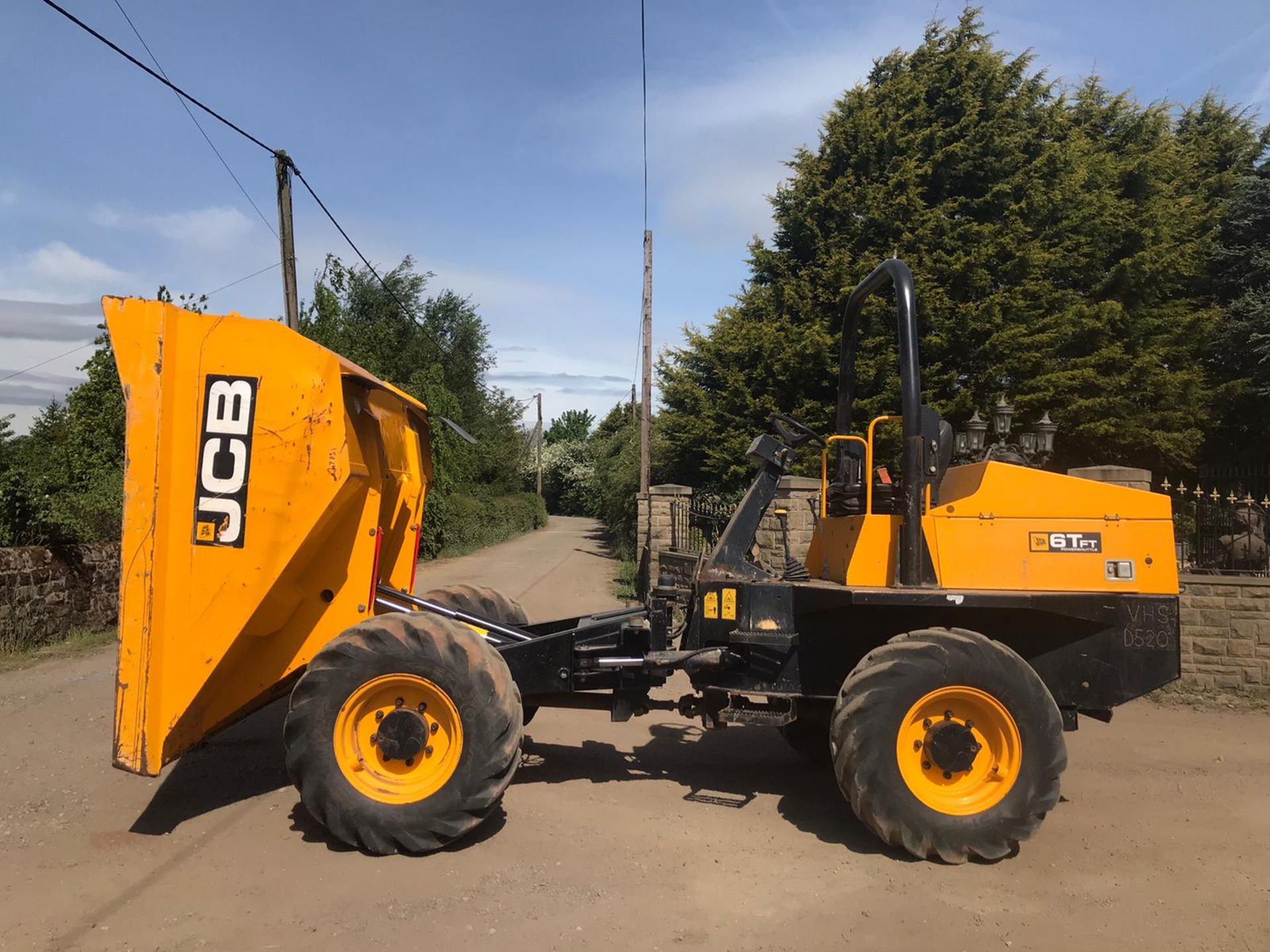 2015 JCB 6 TON DUMPER POWERSHUTTLE, SHOWING 1228 HOURS, RUNS, DRIVES, TIPS *PLUS VAT* - Image 4 of 5