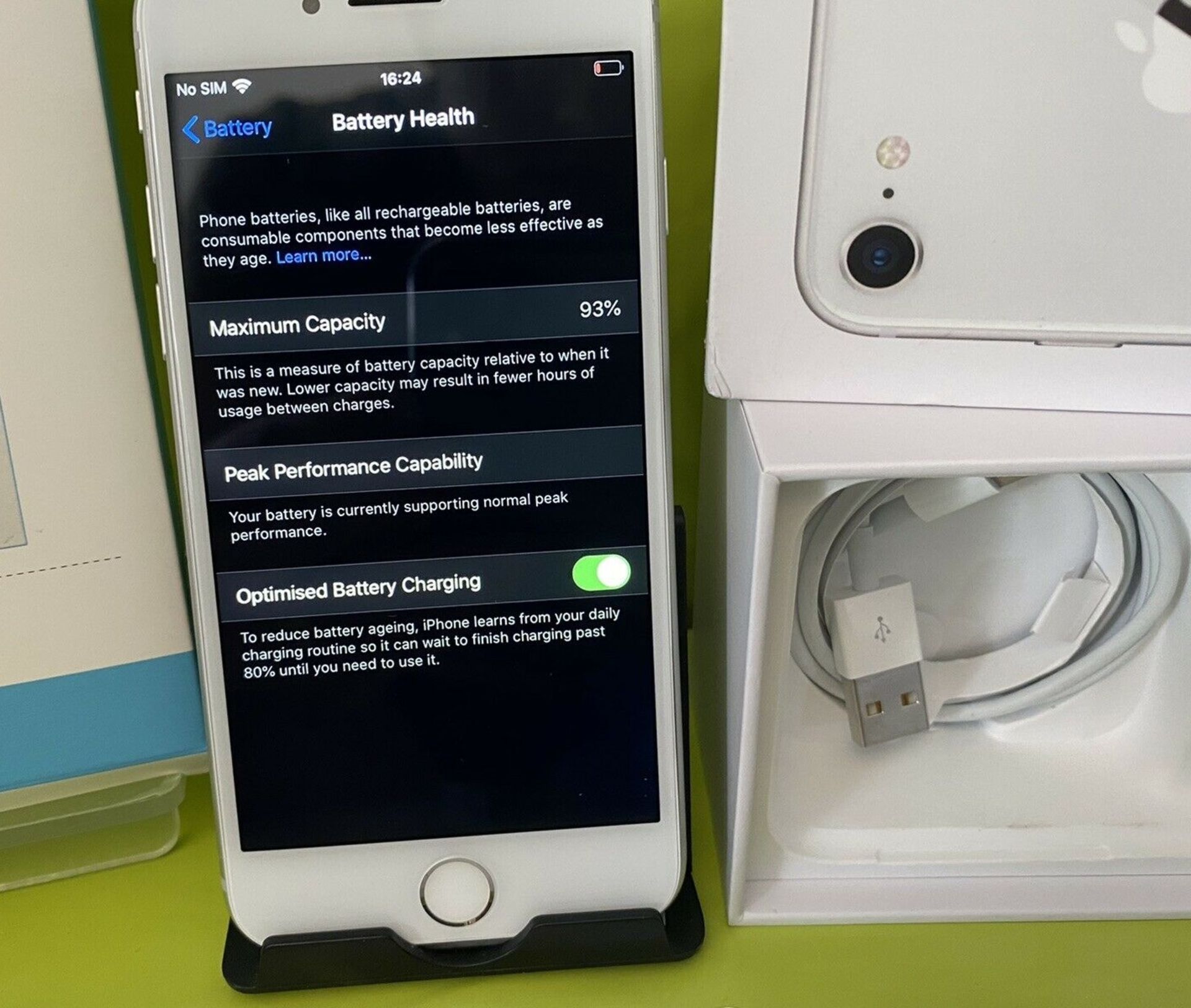 IMMACULATE! APPLE IPHONE 8 64GB WHITE / SILVER, UNLOCKED SMARTPHONE, BATTERY HEALTH 93% *NO VAT* - Image 3 of 8