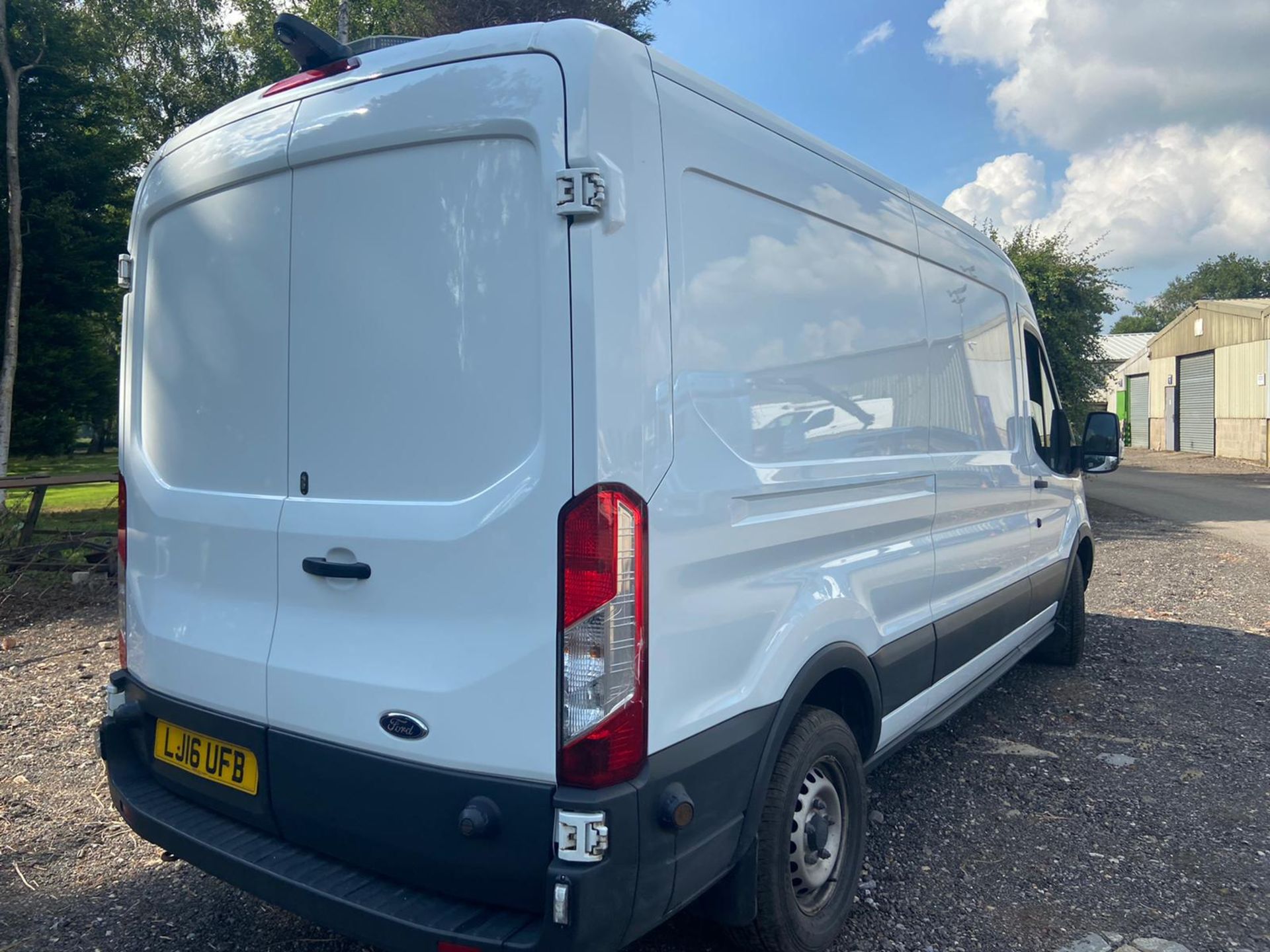 2016/16 REG FORD TRANSIT 350 LWB 2.2 DIESEL WHITE PANEL VAN, SHOWING 0 FORMER KEEPERS *PLUS VAT* - Image 6 of 9