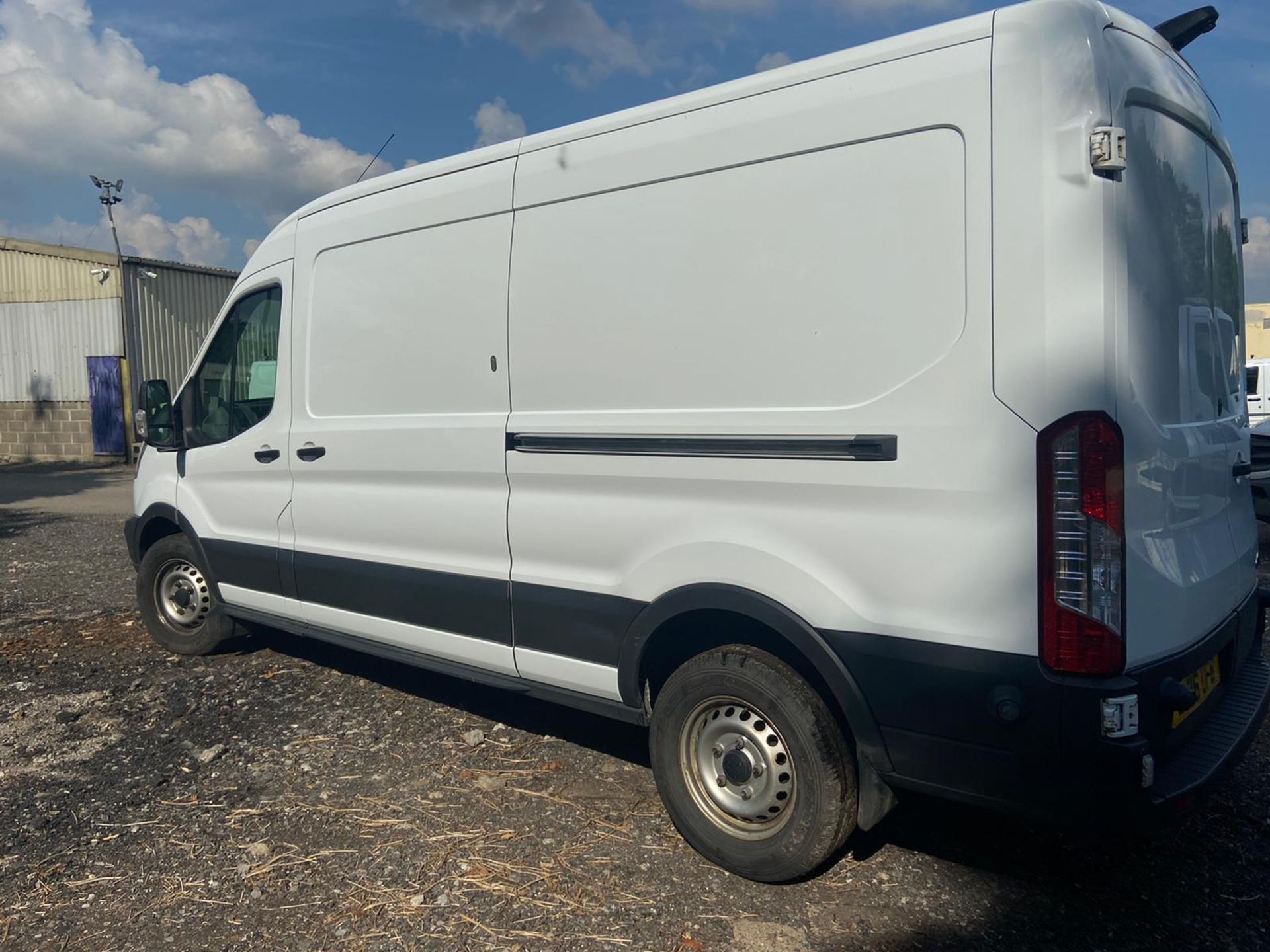 2016/16 REG FORD TRANSIT 350 LWB 2.2 DIESEL WHITE PANEL VAN, SHOWING 0 FORMER KEEPERS *PLUS VAT* - Image 4 of 9