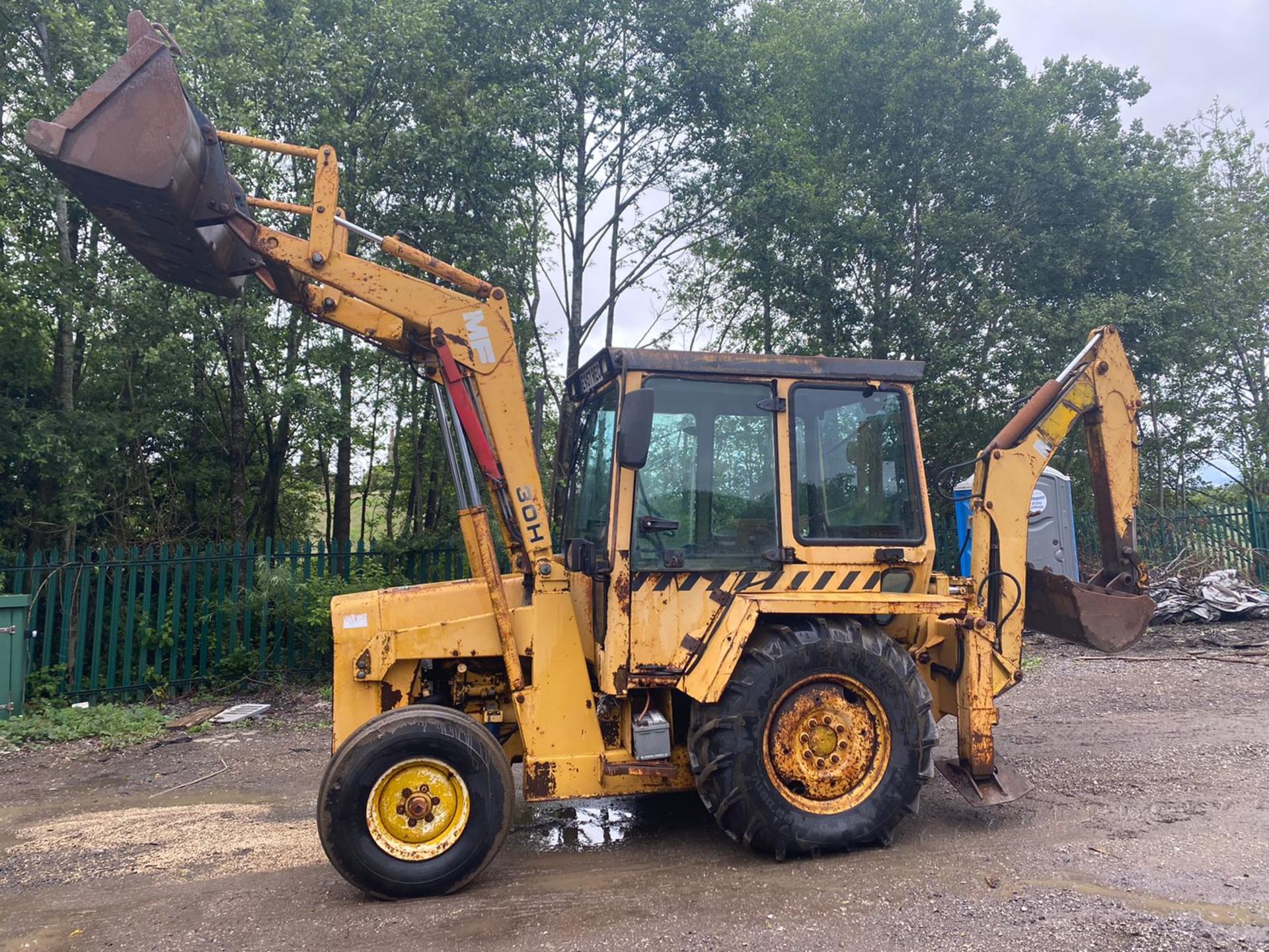 MASSEY 30H FRONT LOADER BACKHOE *PLUS VAT*